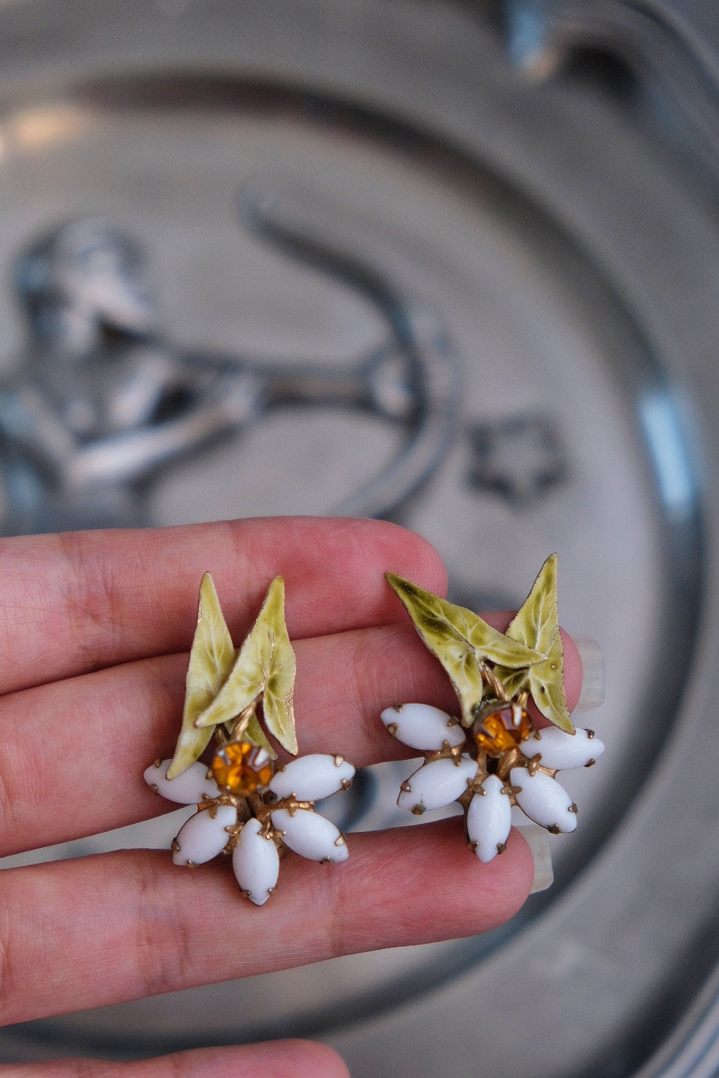 VENDOME Flower Ear Clips Vintage Earrings Holiday Earrings
