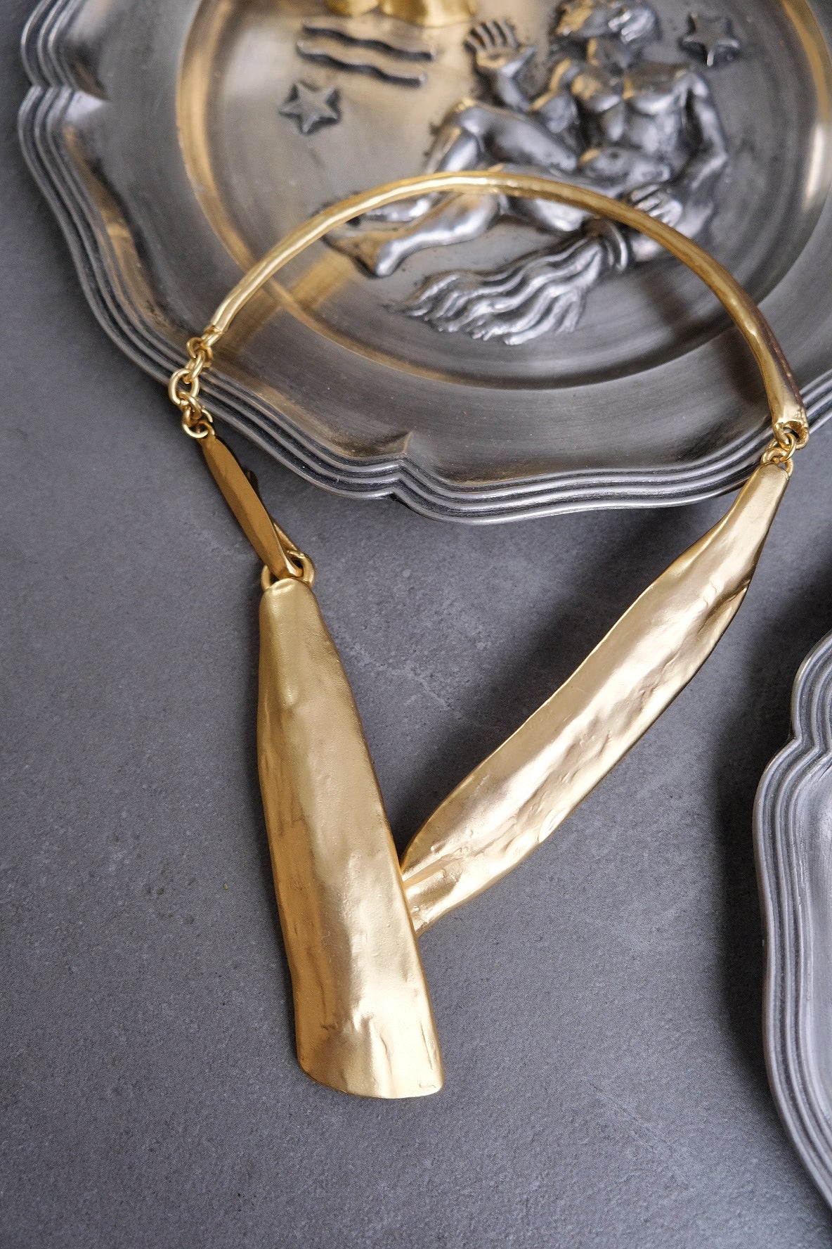 DOLCE VITA Golden Ribbon Chocker Vintage Necklace Statement Necklace
