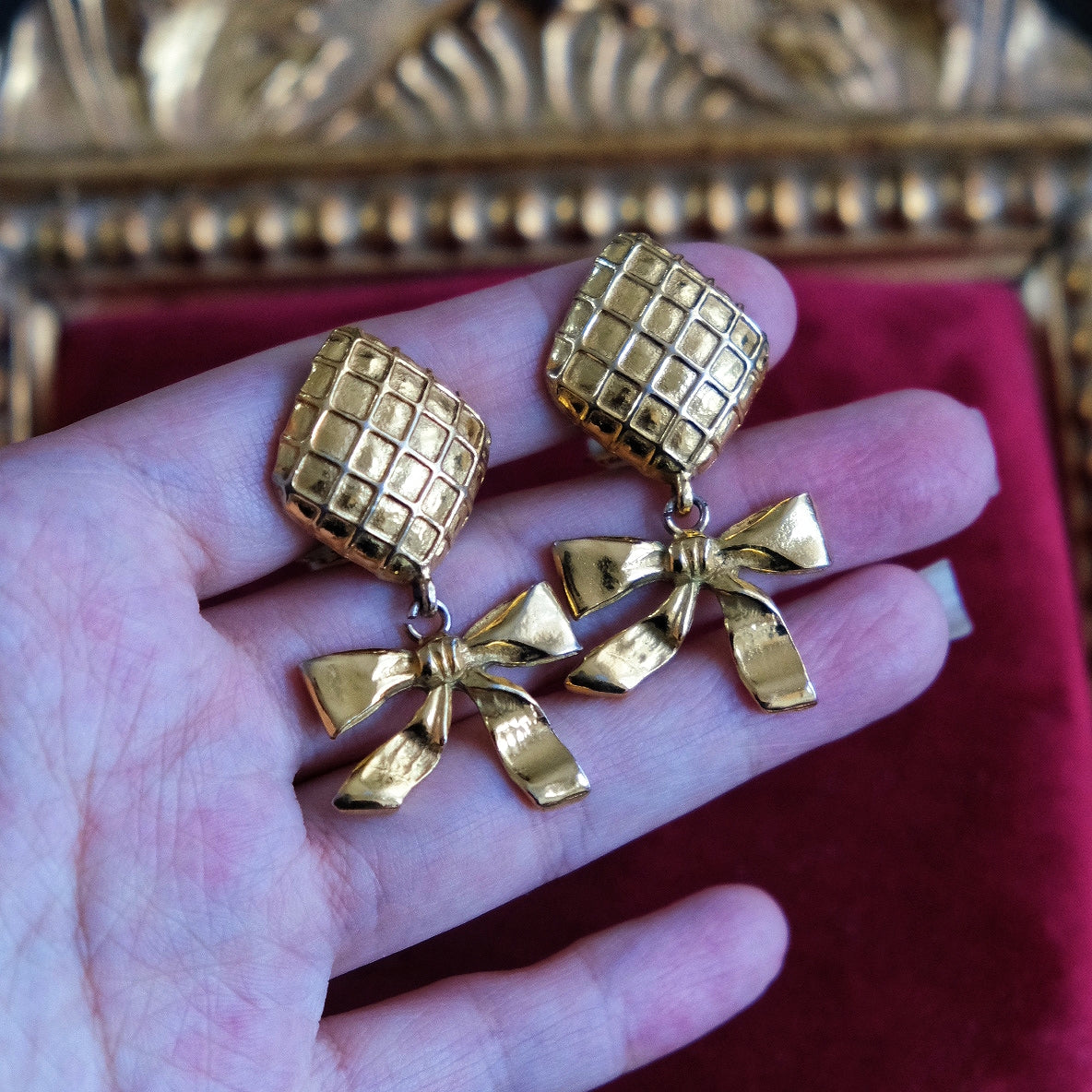CHANEL 1980s Bow Tie Vintage Ear Clips