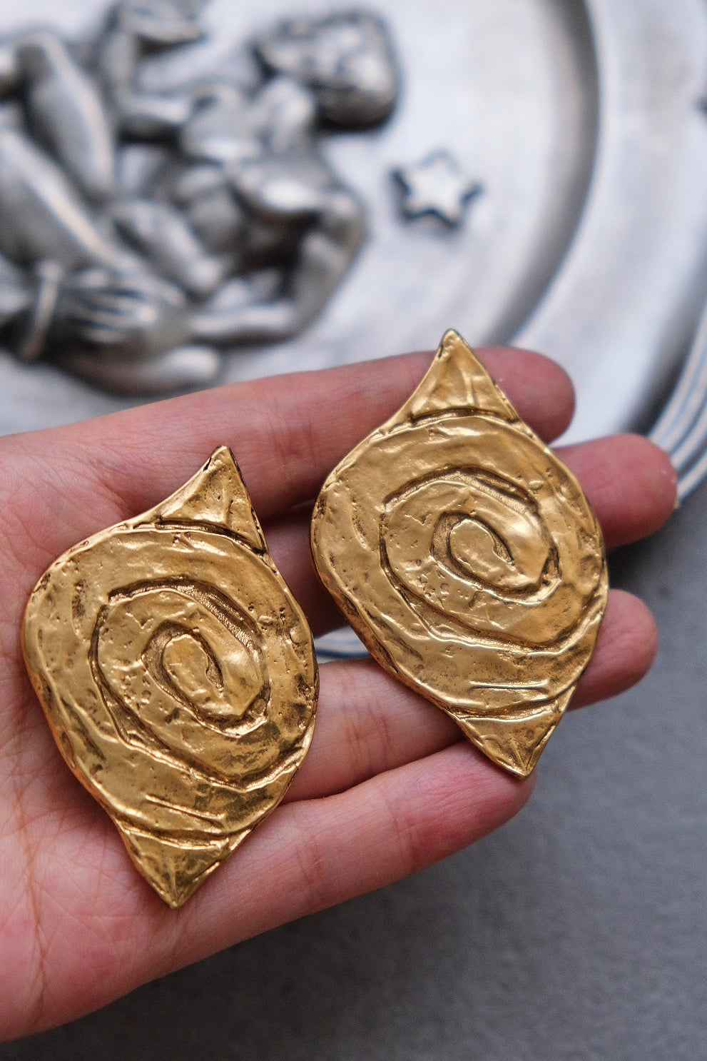 Yves Saint Laurent Runway Seashell Earclips