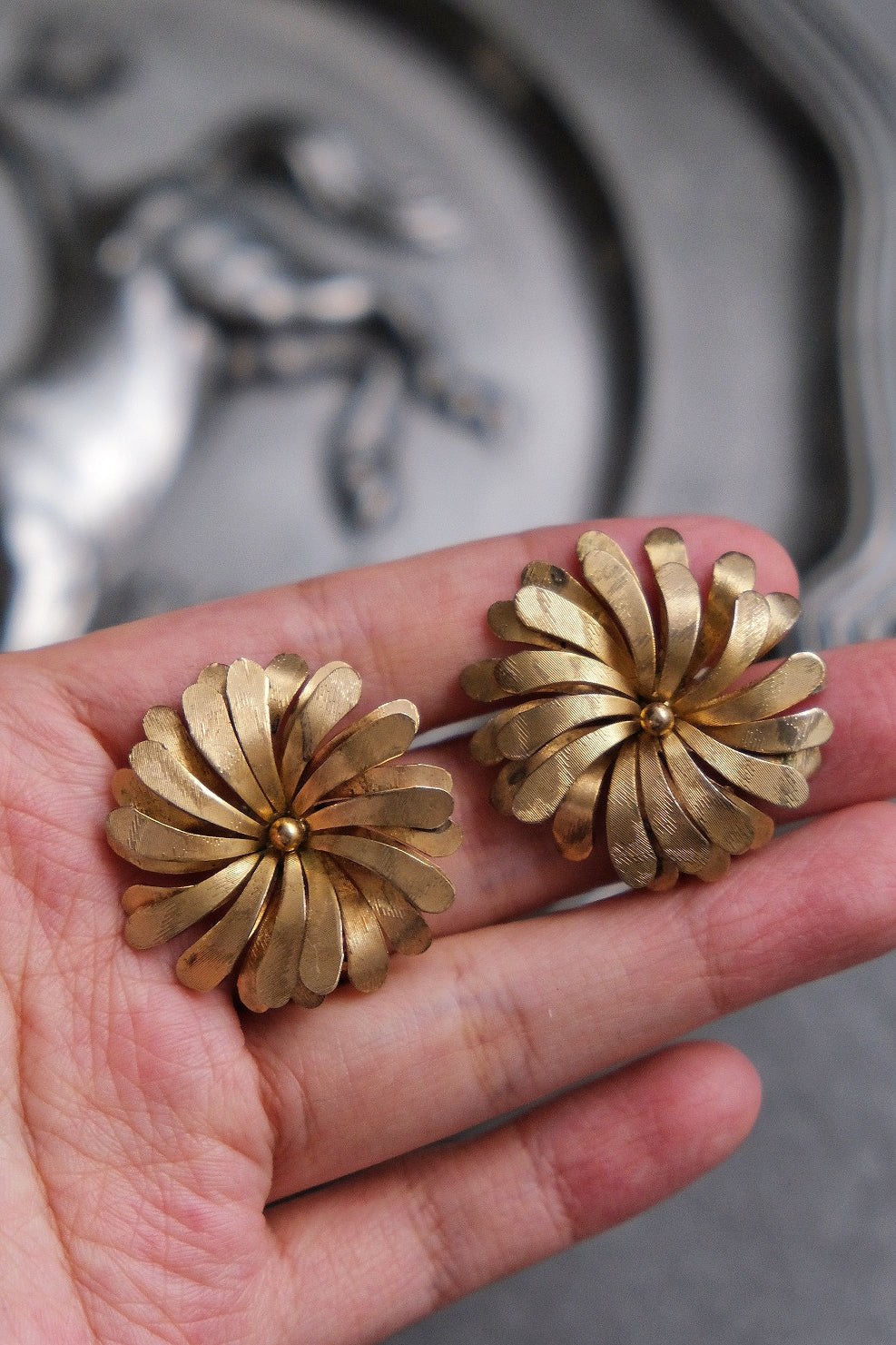 CHRISTIAN DIOR 1970s flower Earrings Ear clips