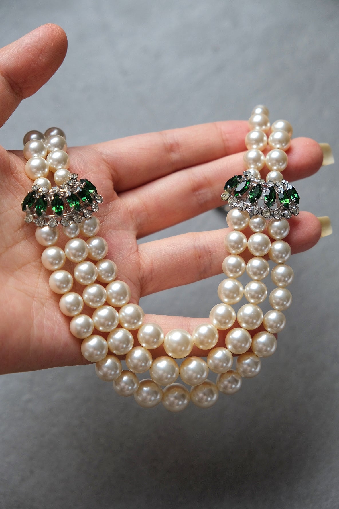 Christian Dior Year 1962 green crystal imitation pearl three rangs necklace