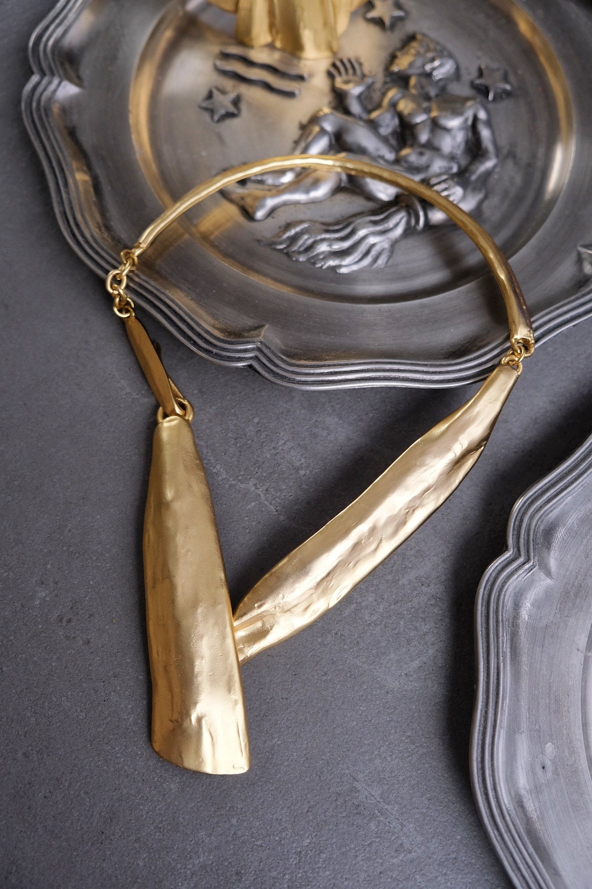 DOLCE VITA Golden Ribbon Chocker Vintage Necklace Statement Necklace