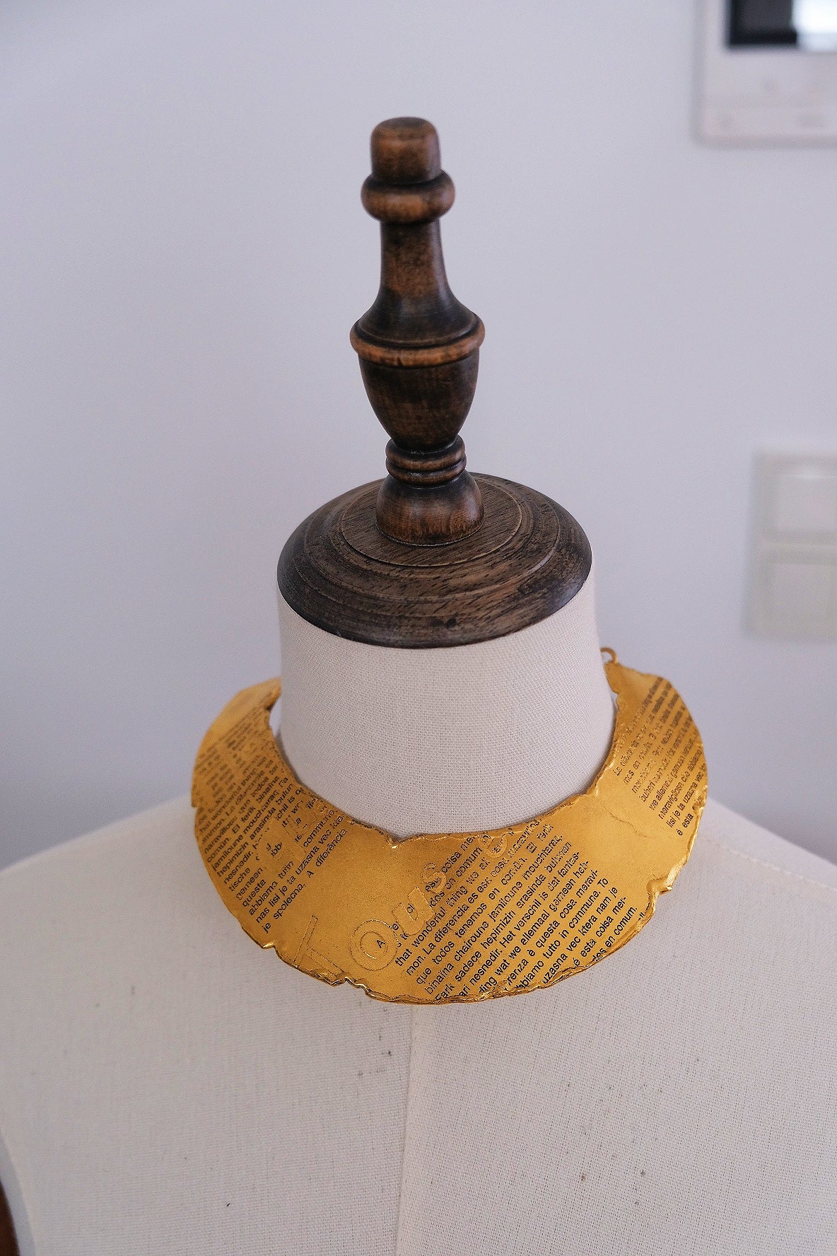 BICHE DE BERE multilingual modernish massive chocker/necklaces vintage necklace
