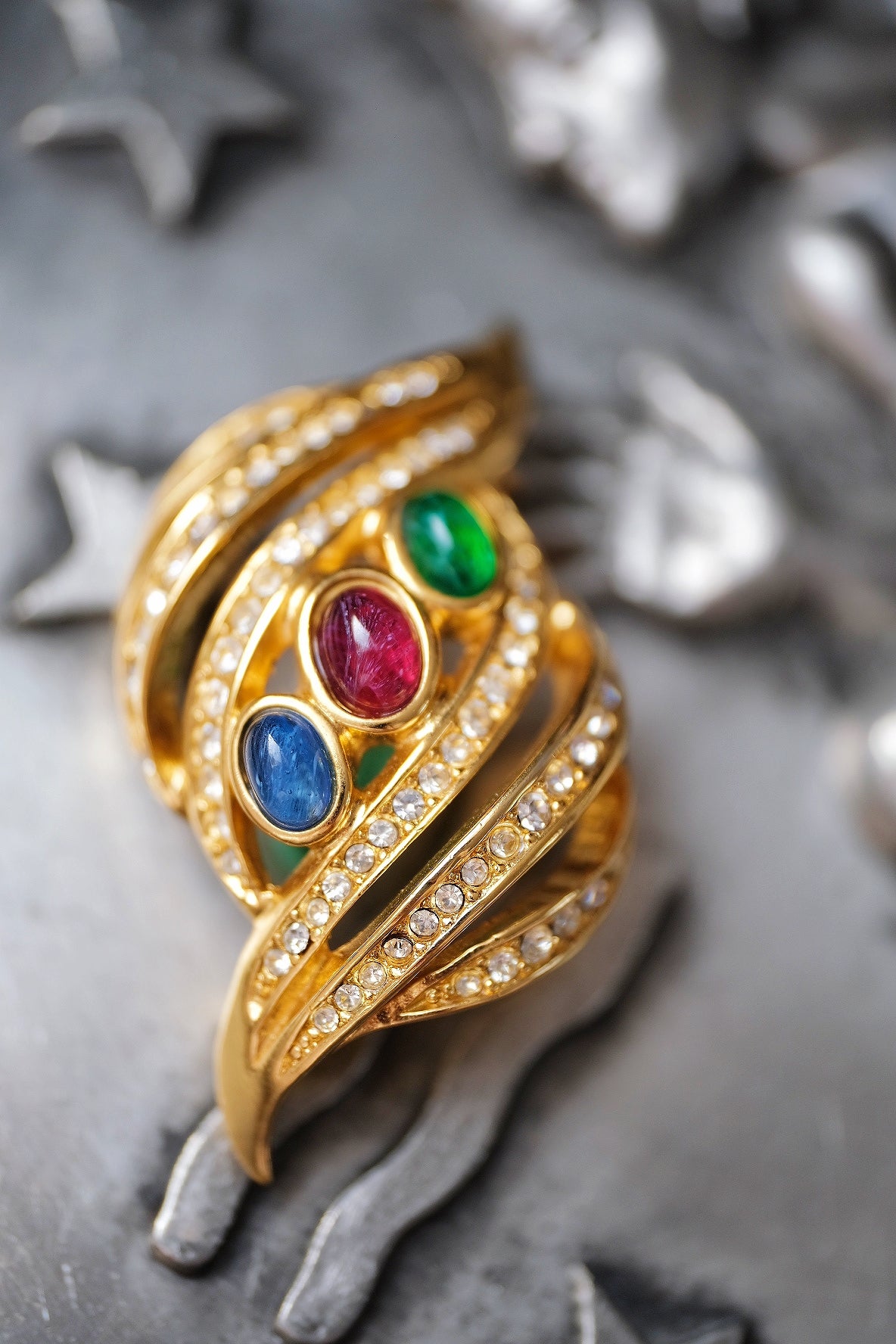 Christian Dior Gripoix Cabochon Crystal Vintage Openwork brooch