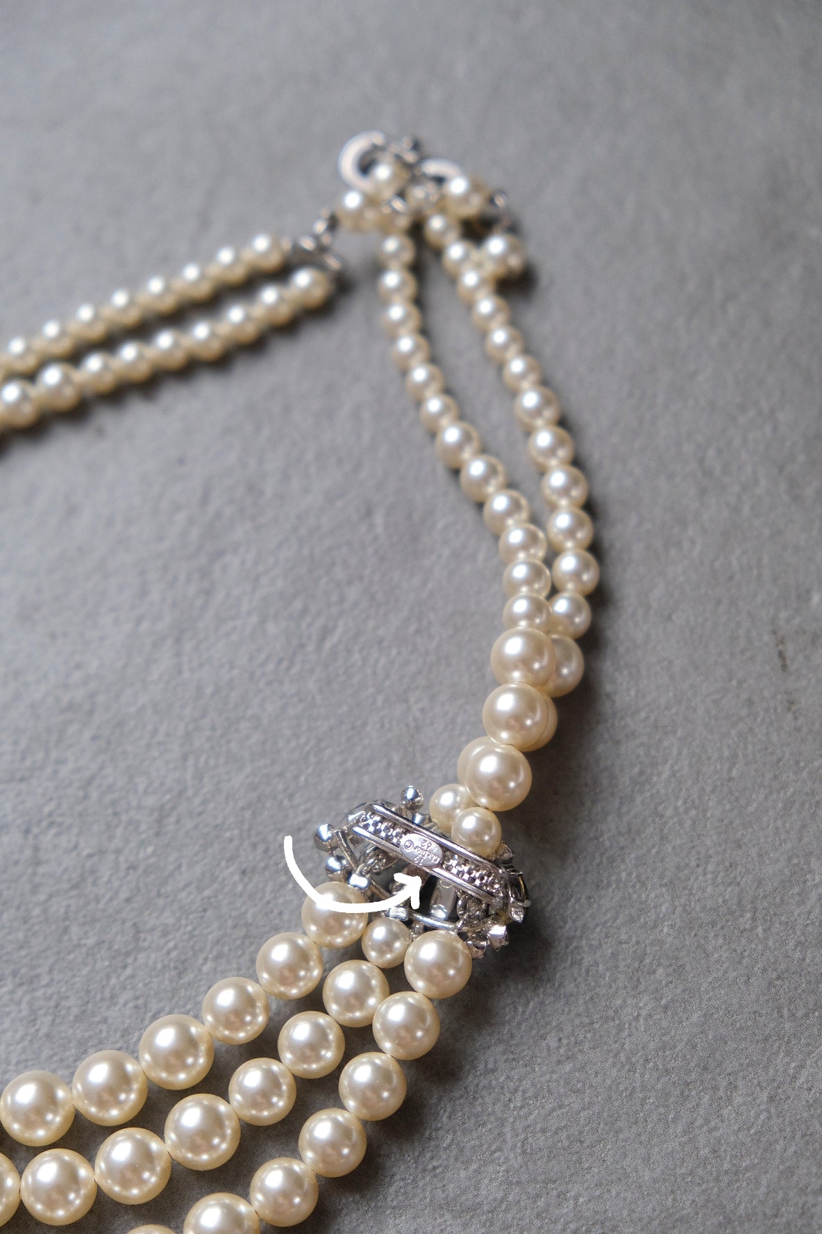 Christian Dior Year 1962 green crystal imitation pearl three rangs necklace