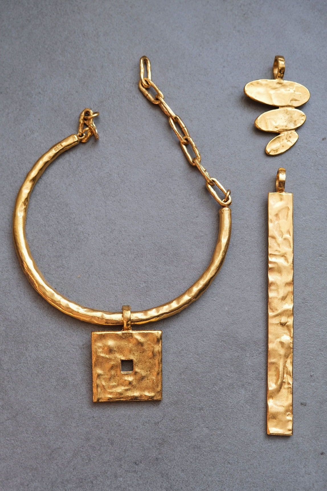 BICHE DE BERE massive chocker/necklaces set vintage necklace with three pendants