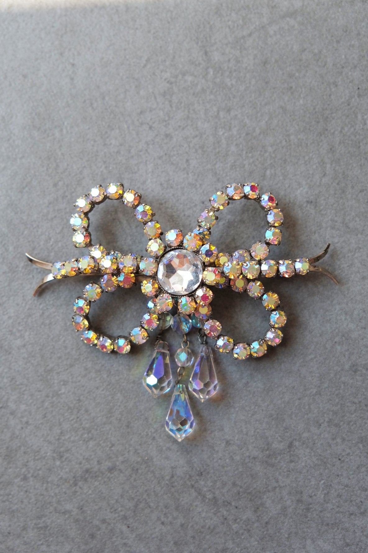Nina Ricci large crystal vintage pin/brooch