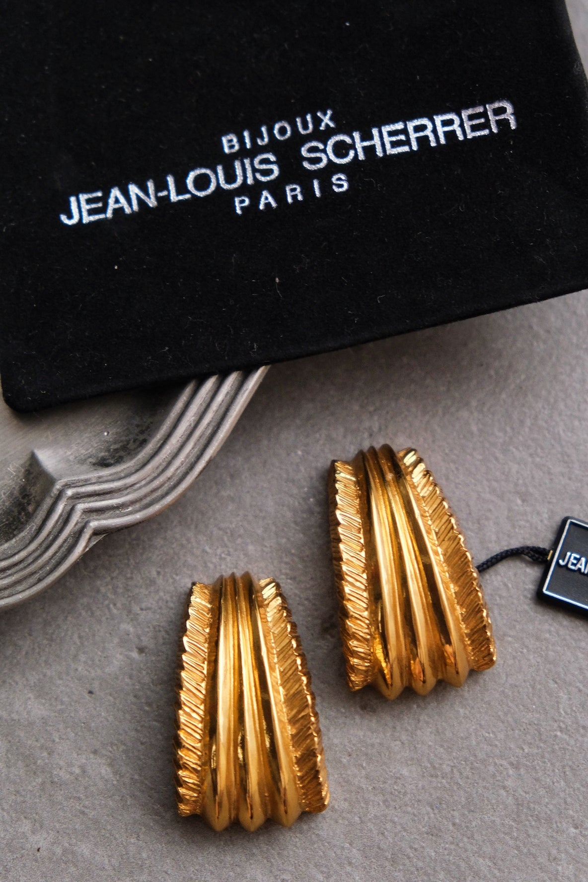 JEAN LOUIS SCHERRER Vintage massive size ribbon earclips