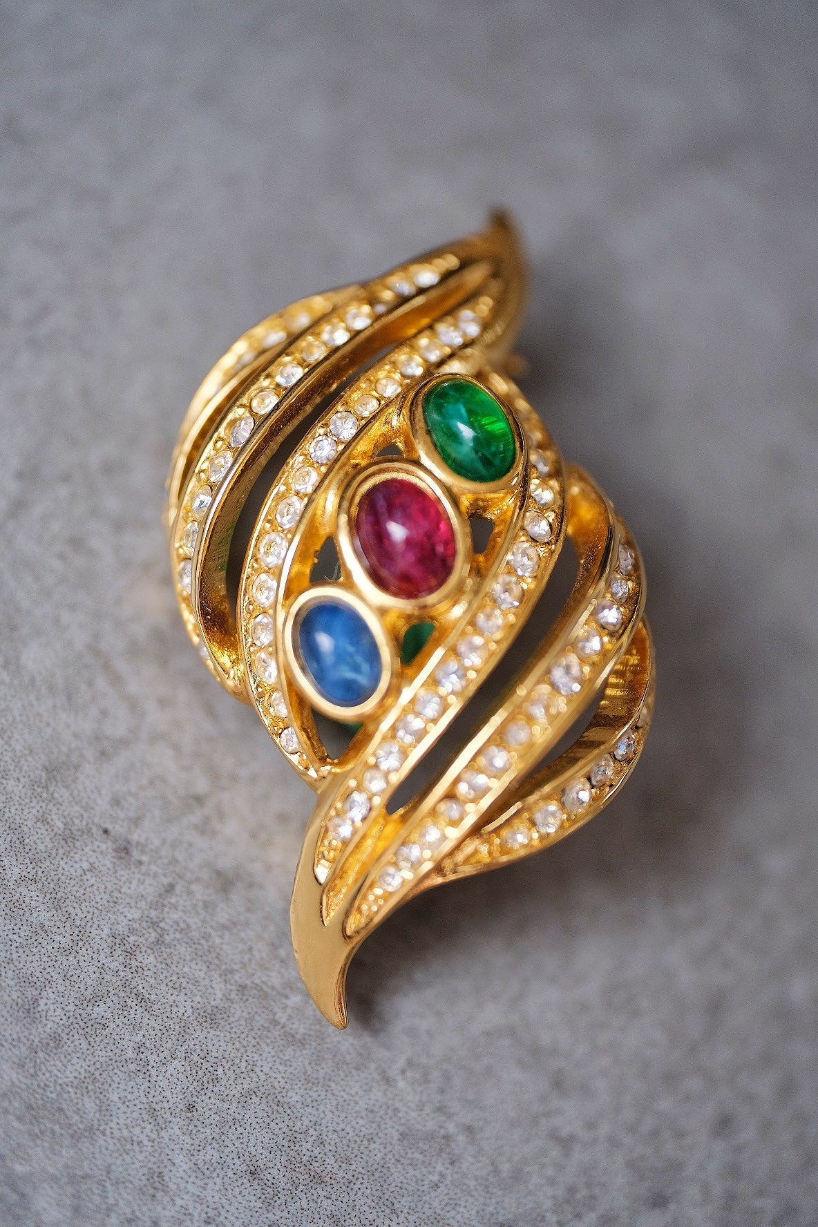 Christian Dior Gripoix Cabochon Crystal Vintage Openwork brooch