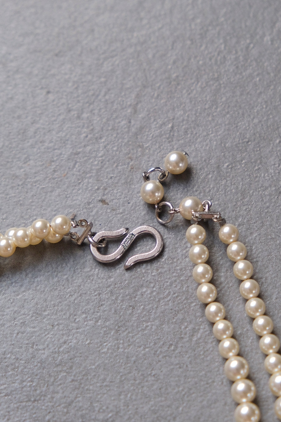 Christian Dior Year 1962 green crystal imitation pearl three rangs necklace