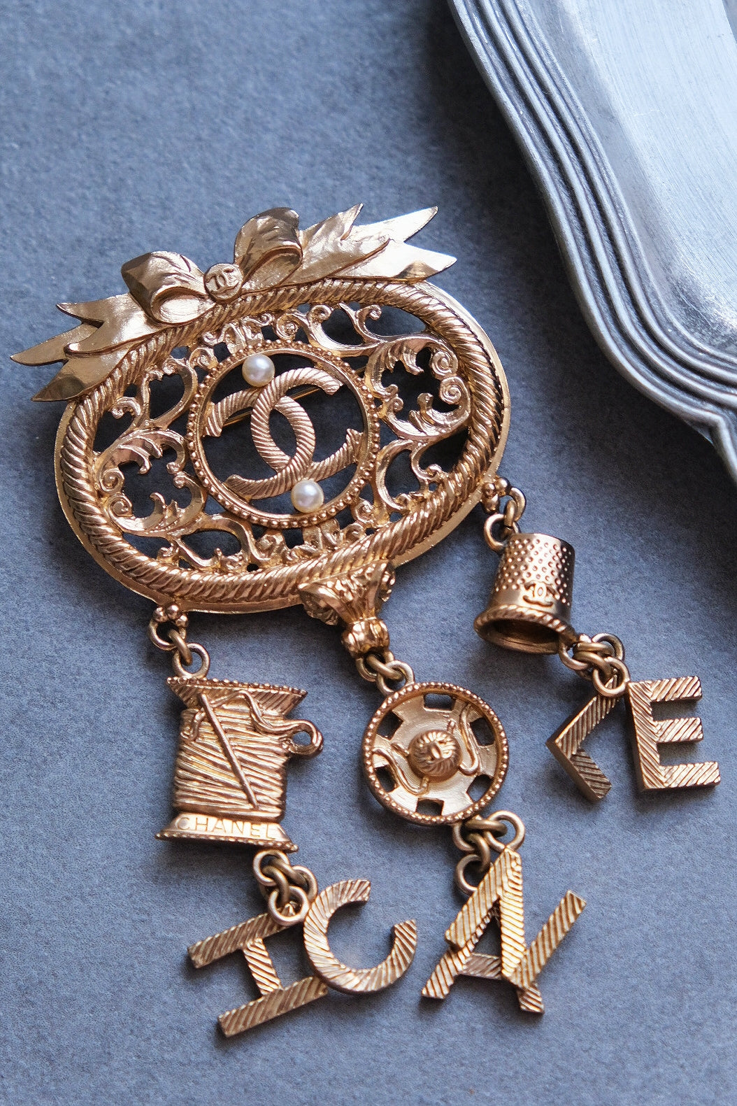 CHANEL Ribbon Vintage Brooch