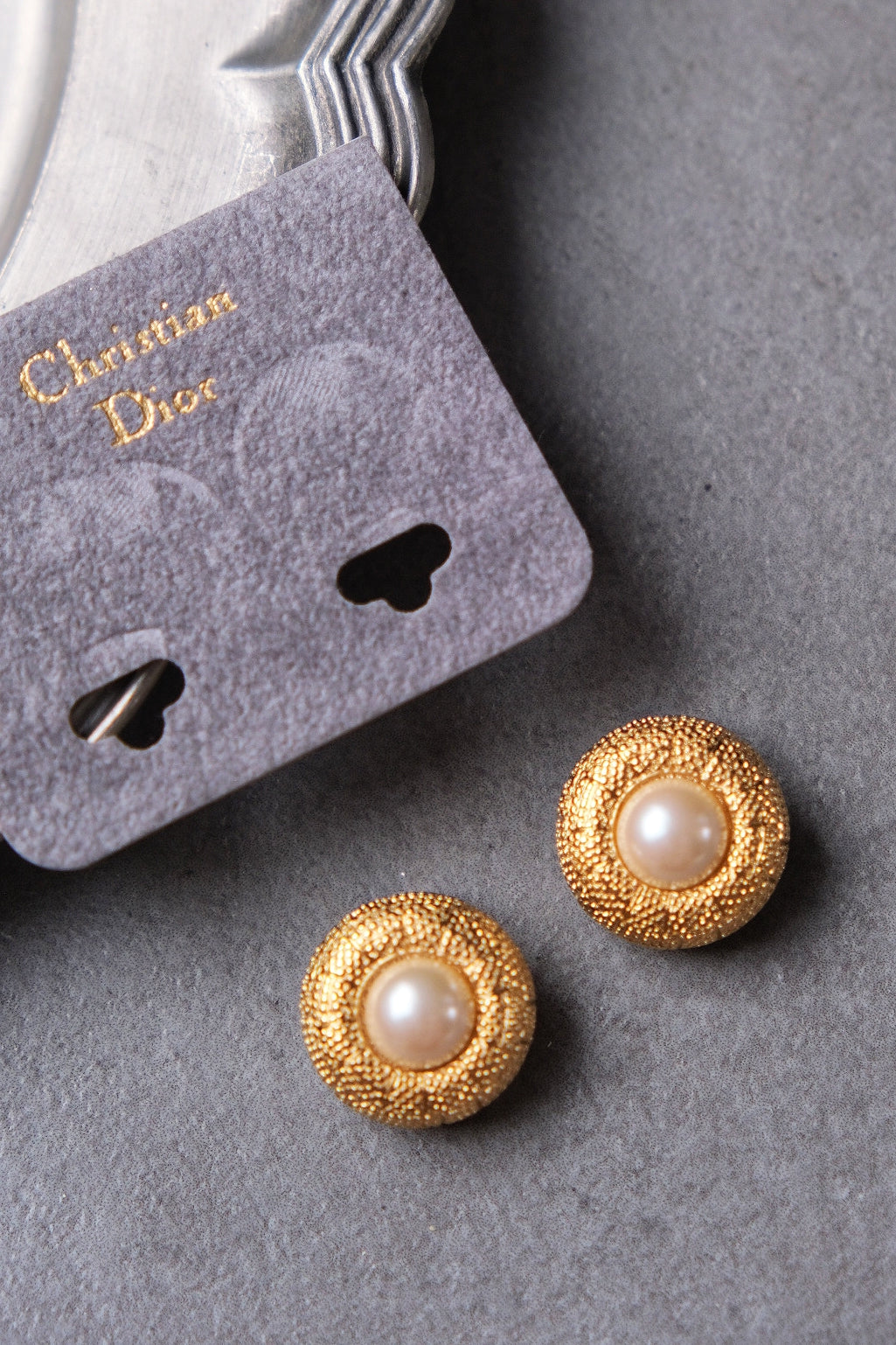 Christian Dior gold tone imitation pearl Vintage Ear clips Earrings