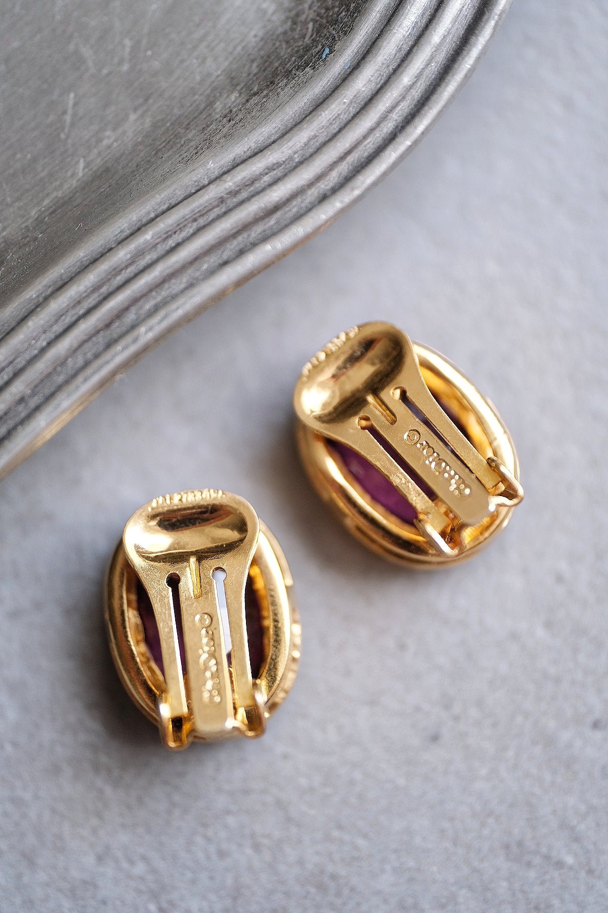 Christian Dior gold tone imitation Amethyst Vintage Ear clips Earrings