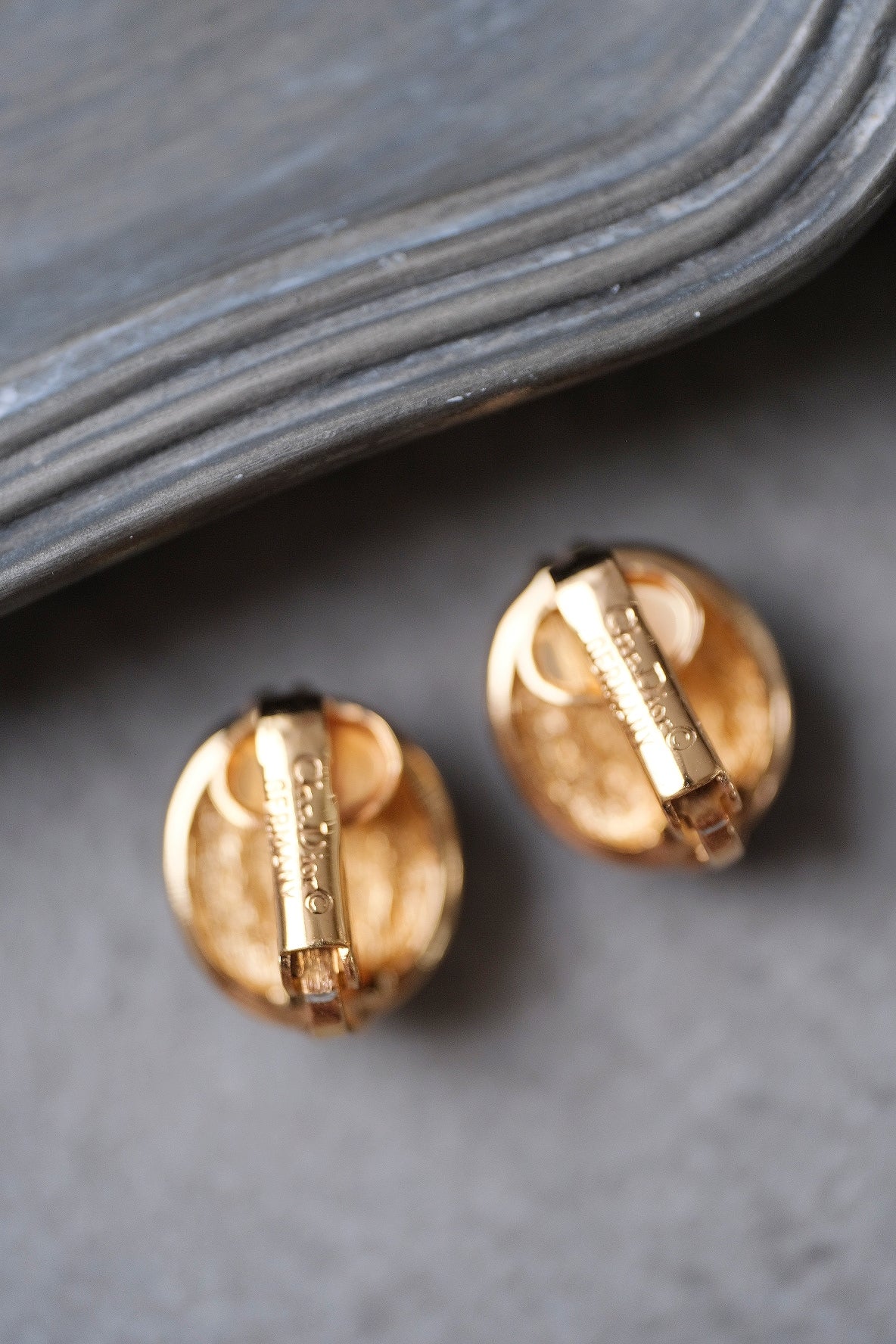 Christian Dior gold tone imitation pearl Vintage Ear clips Earrings