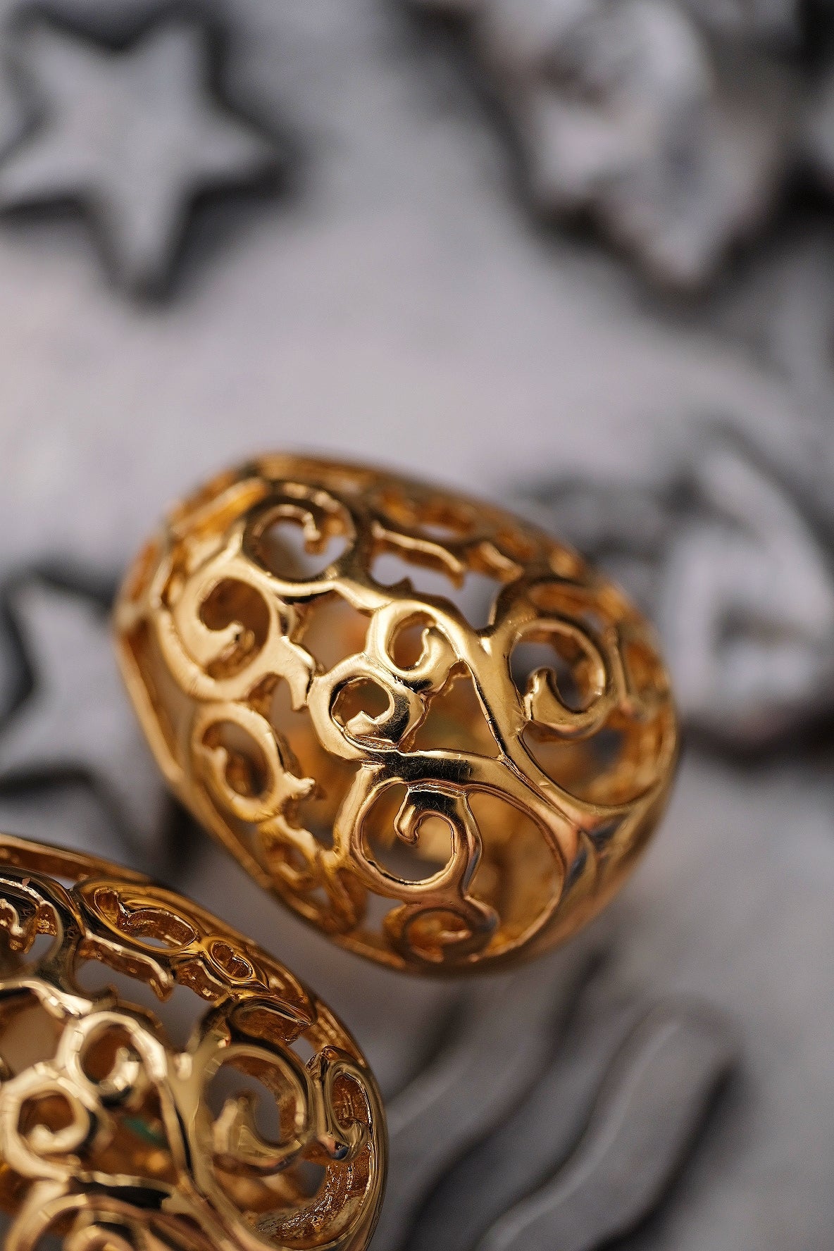 Yves Saint Laurent YSL vintage arabesque pattern Earclips