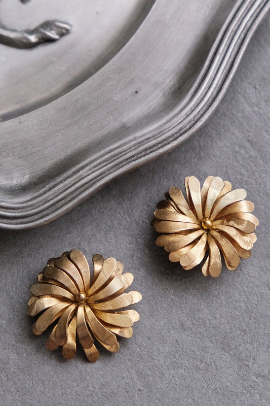 CHRISTIAN DIOR 1970s flower Earrings Ear clips