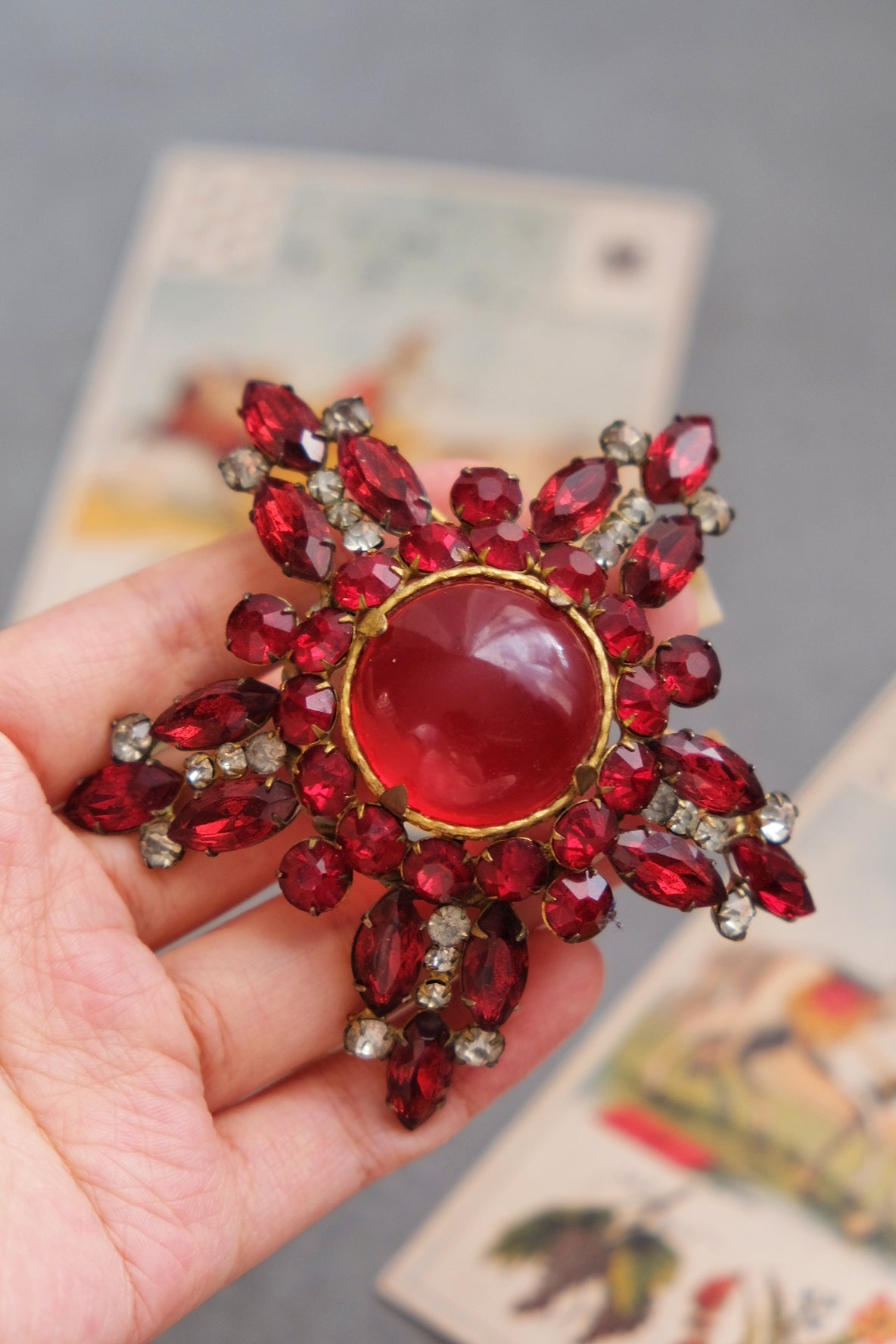 Original by Robert Unsigned American Vintage Statement Star Glass Cabochon Pin