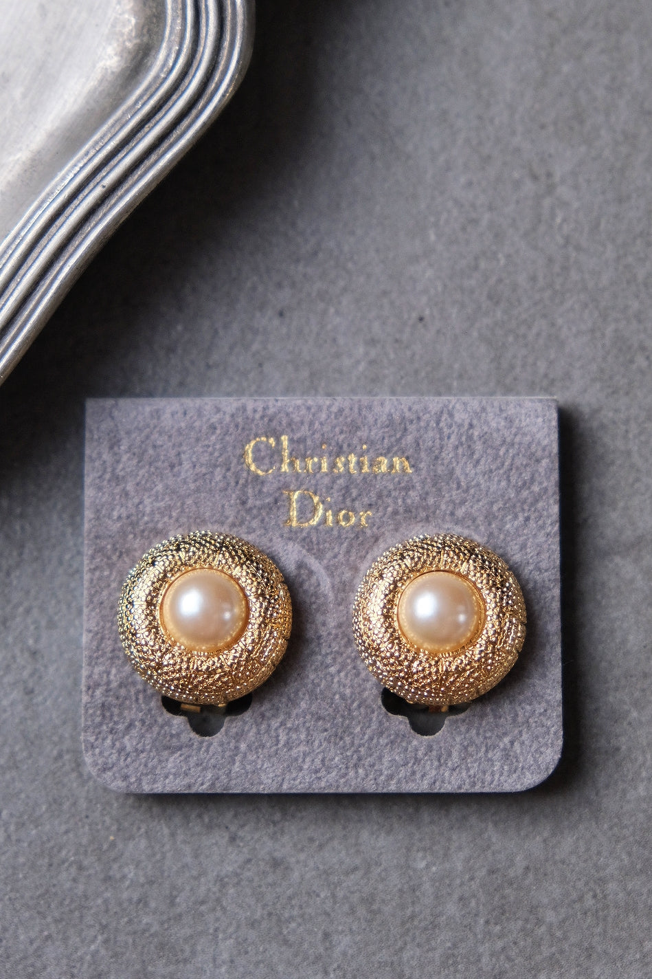 Christian Dior gold tone imitation pearl Vintage Ear clips Earrings