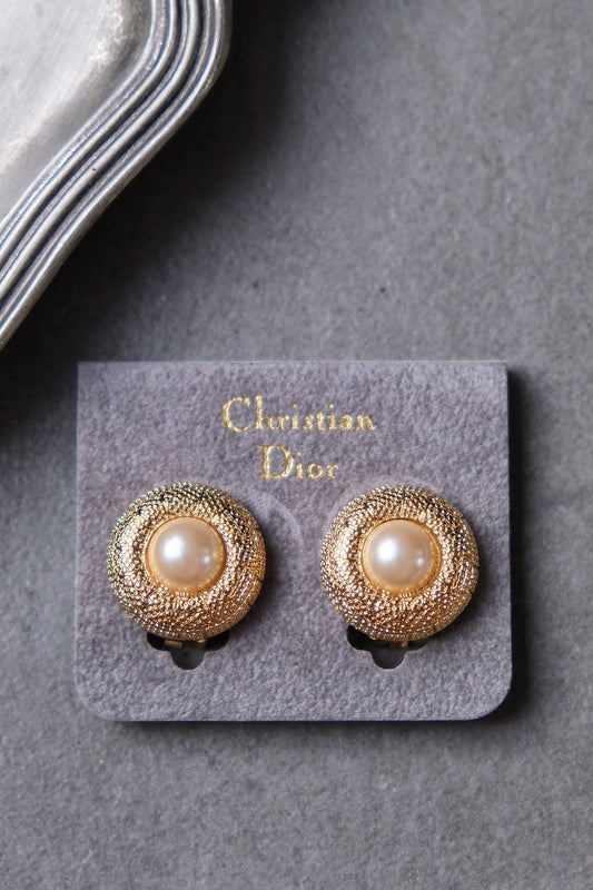 Christian Dior gold tone imitation pearl Vintage Ear clips Earrings