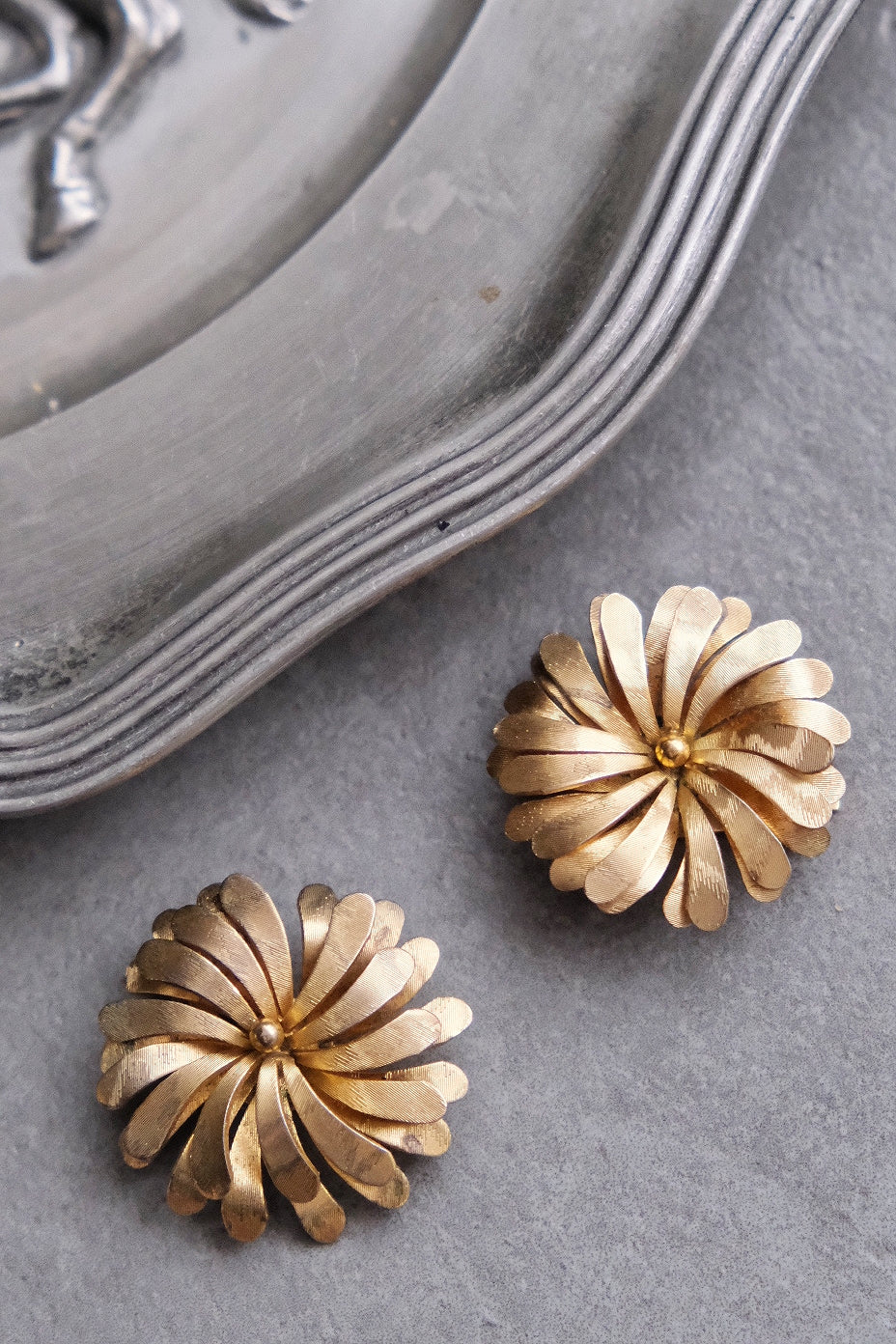 CHRISTIAN DIOR 1970s flower Earrings Ear clips
