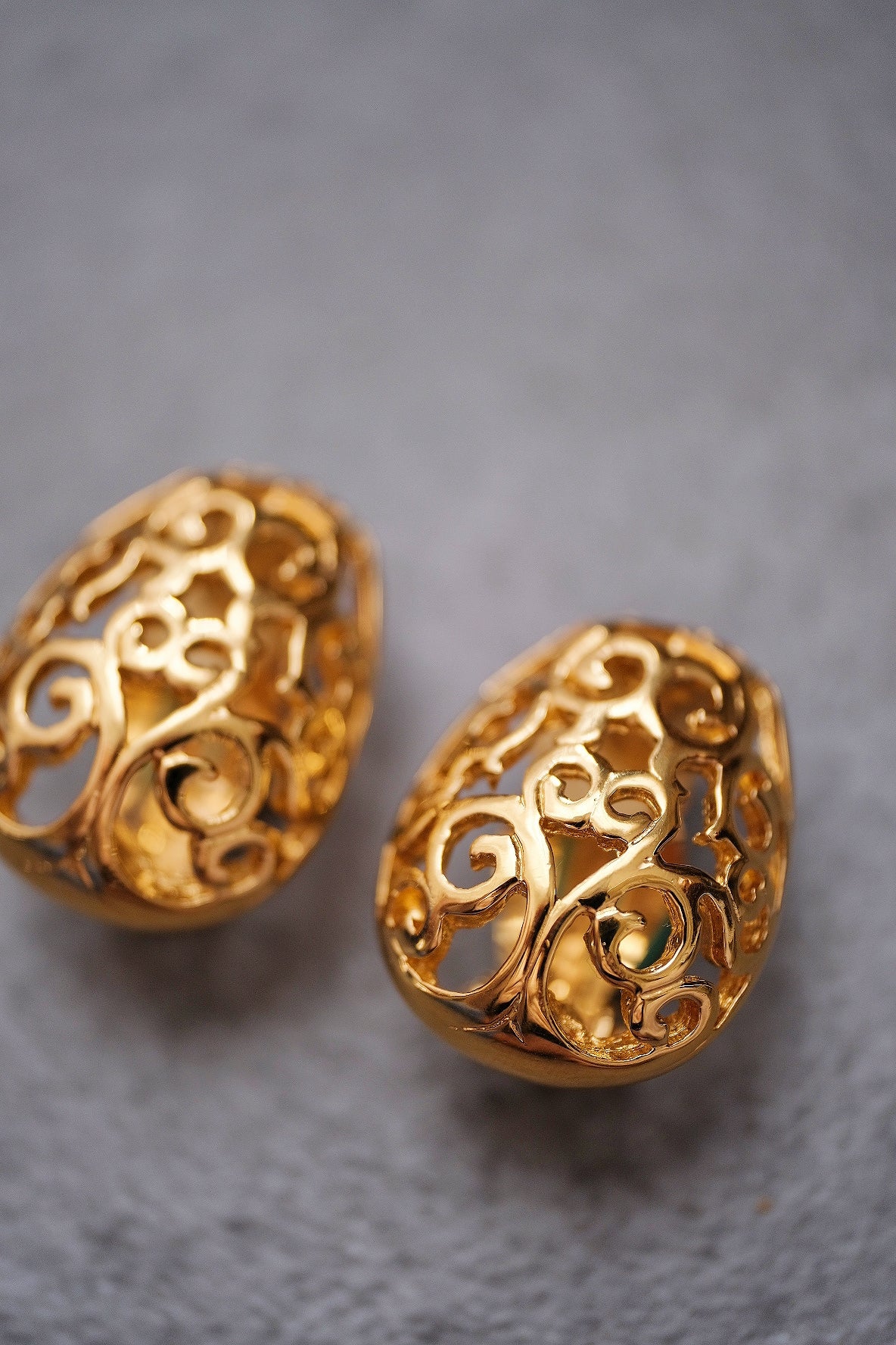 Yves Saint Laurent YSL vintage arabesque pattern Earclips