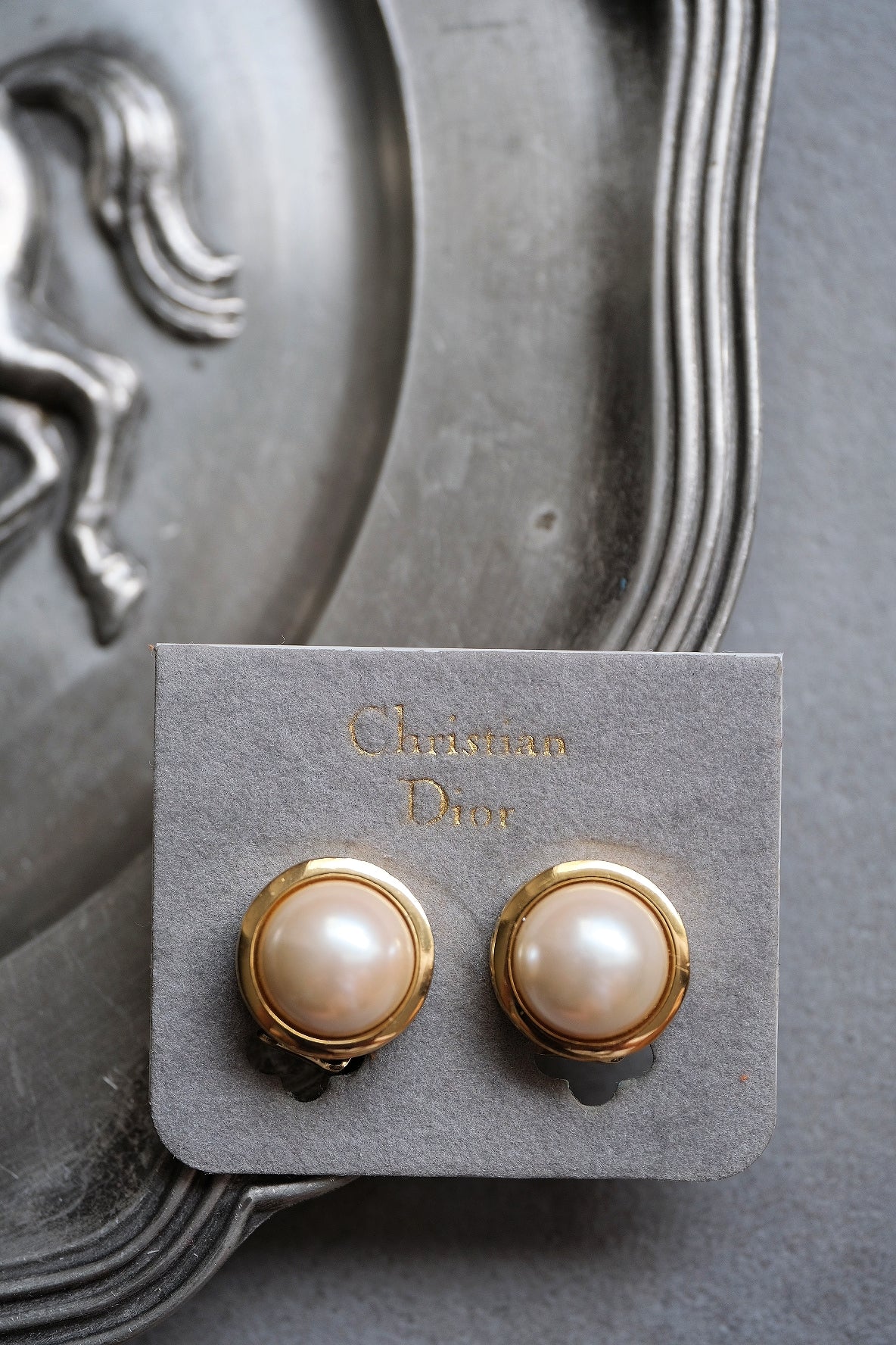 Christian Dior gold tone imitation pearl Vintage Ear clips Earrings