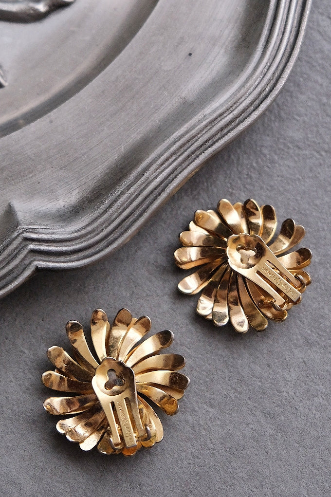 CHRISTIAN DIOR 1970s flower Earrings Ear clips