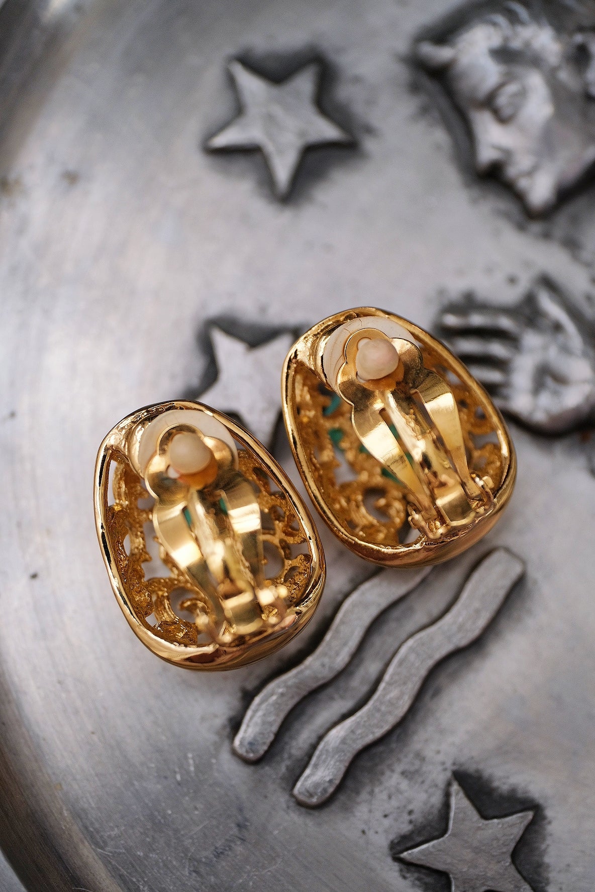 Yves Saint Laurent YSL vintage arabesque pattern Earclips