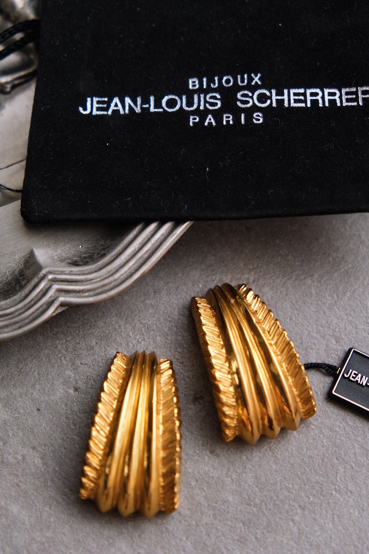 JEAN LOUIS SCHERRER Vintage massive size ribbon earclips