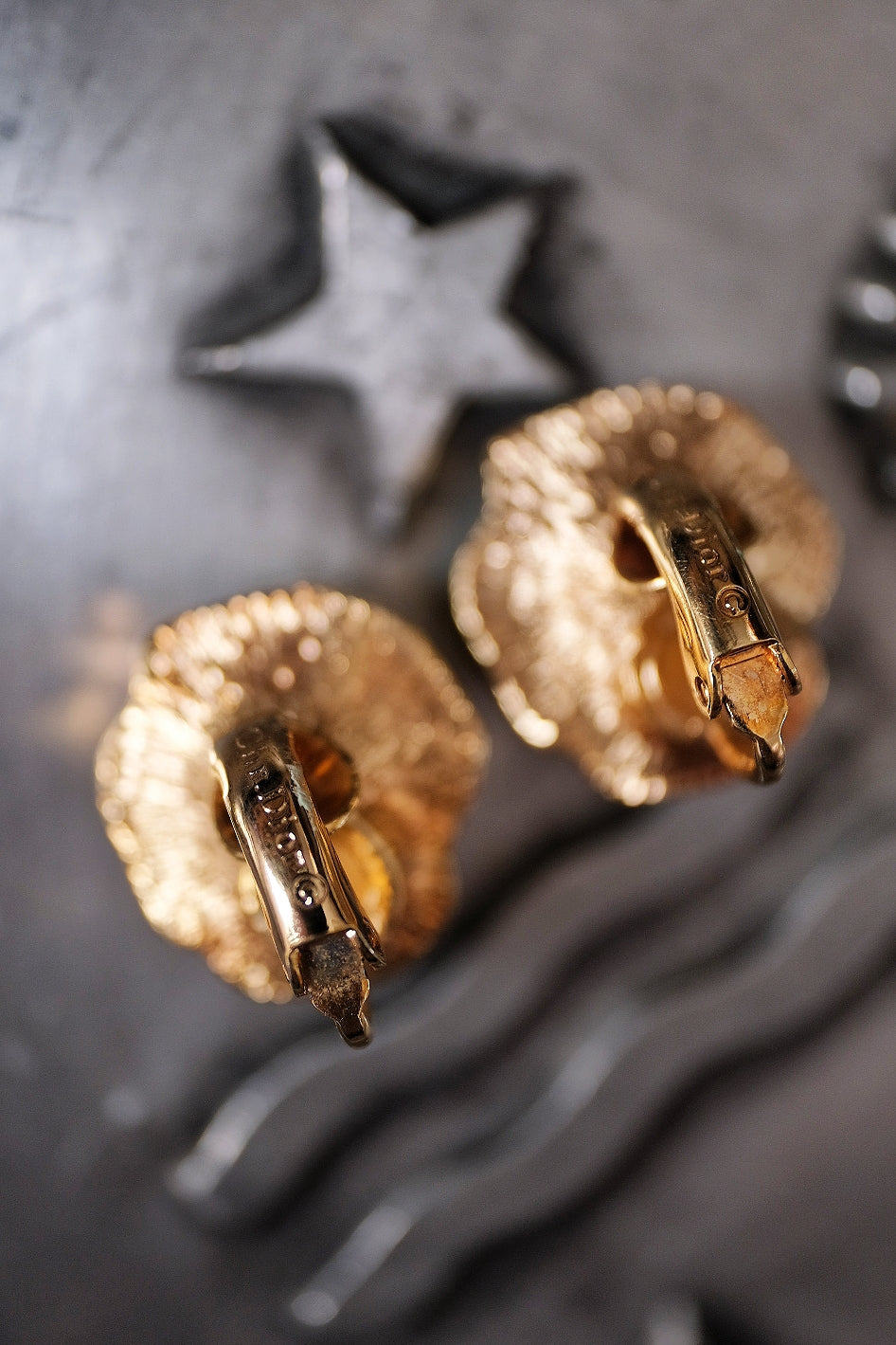 Christian Dior Imitation pearl flower Vintage Earclips