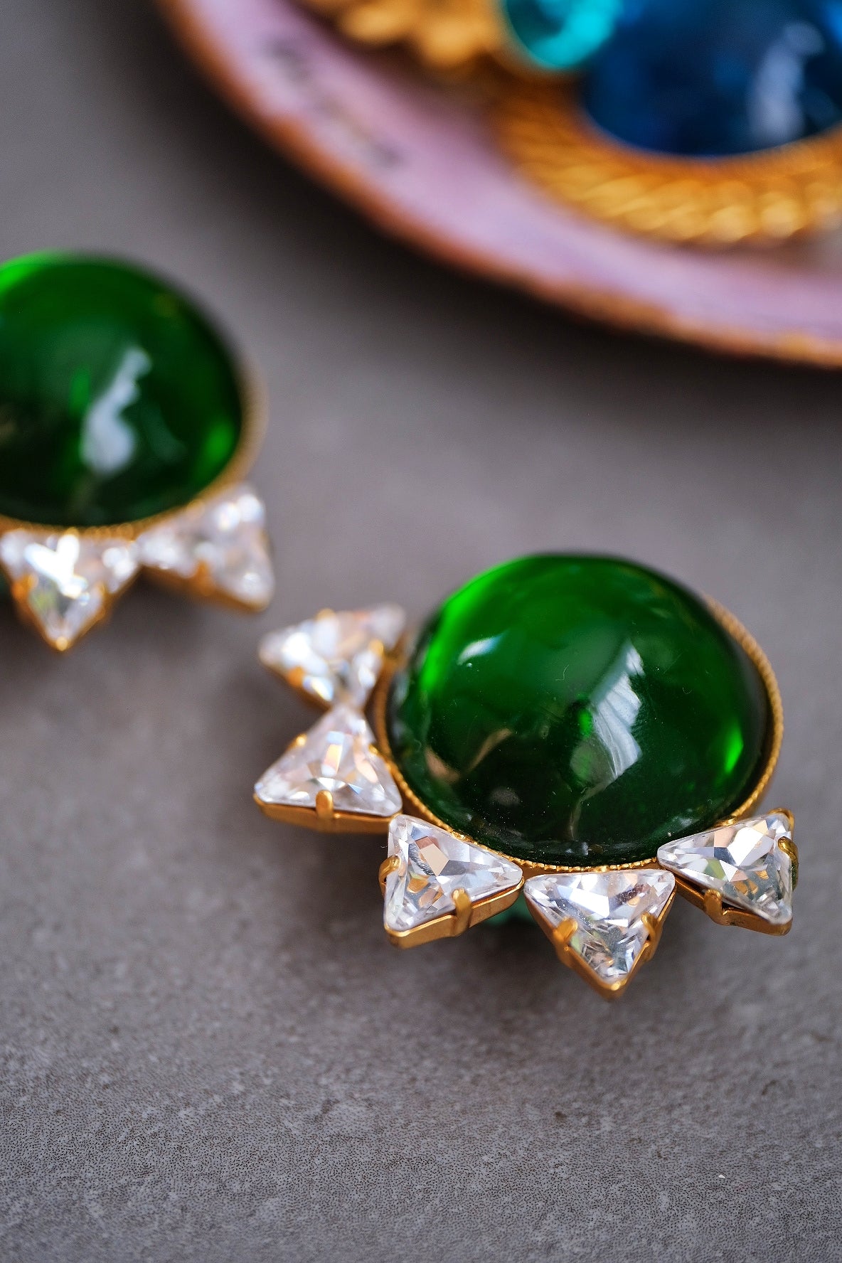 Philippe Ferrandis vintage olive green gripoix glass massive size earclips