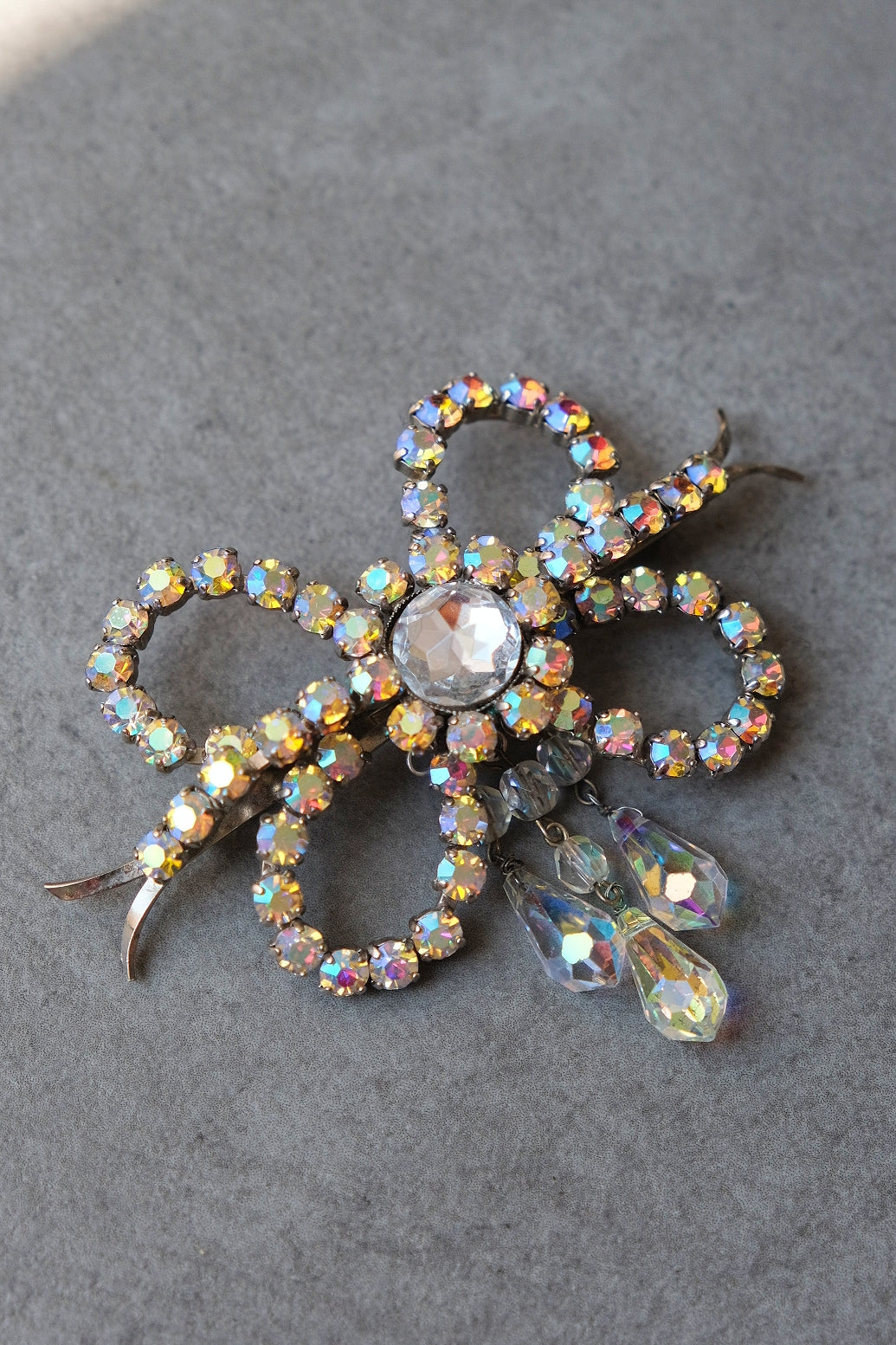 Nina Ricci large crystal vintage pin/brooch