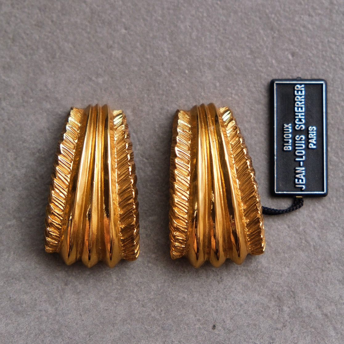 JEAN LOUIS SCHERRER Vintage massive size ribbon earclips