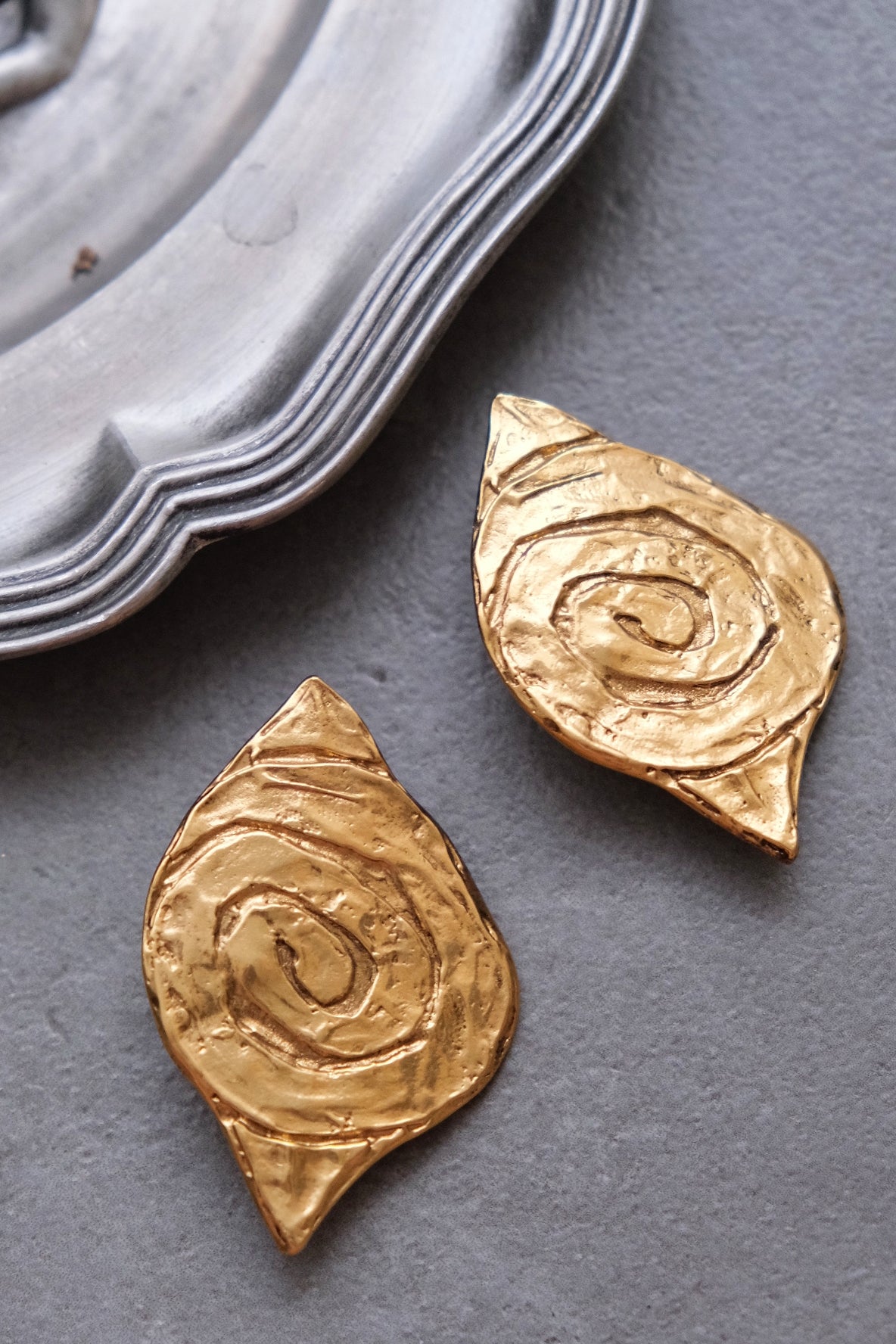 Yves Saint Laurent Runway Seashell Earclips