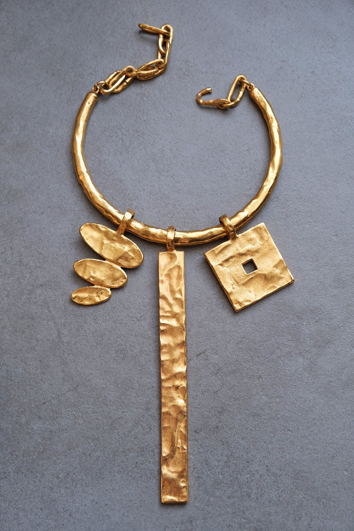 BICHE DE BERE massive chocker/necklaces set vintage necklace with three pendants