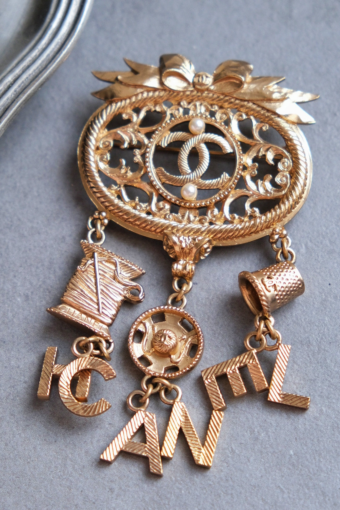 CHANEL Ribbon Vintage Brooch