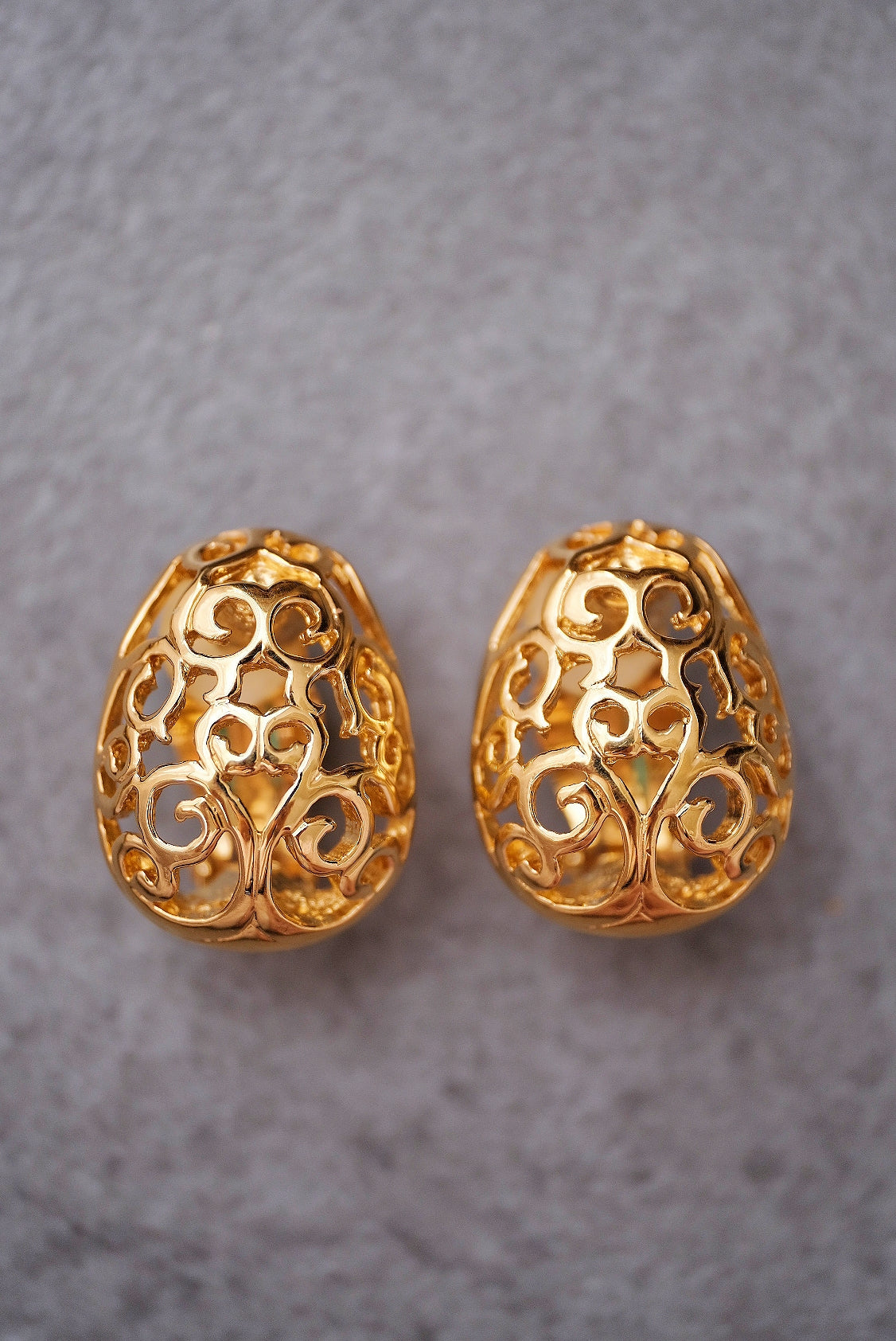 Yves Saint Laurent YSL vintage arabesque pattern Earclips