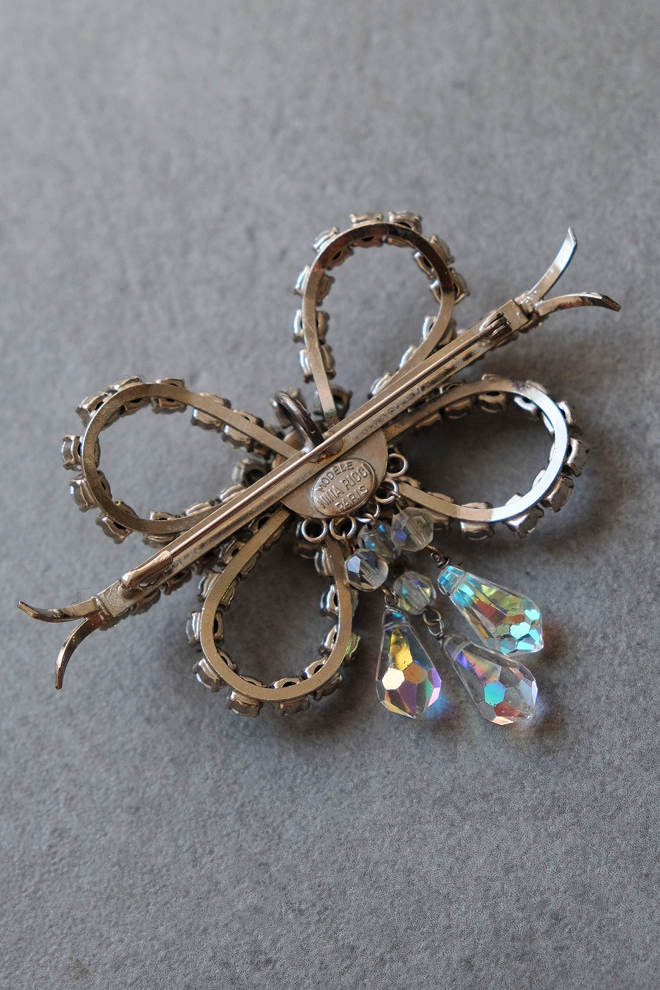 Nina Ricci large crystal vintage pin/brooch
