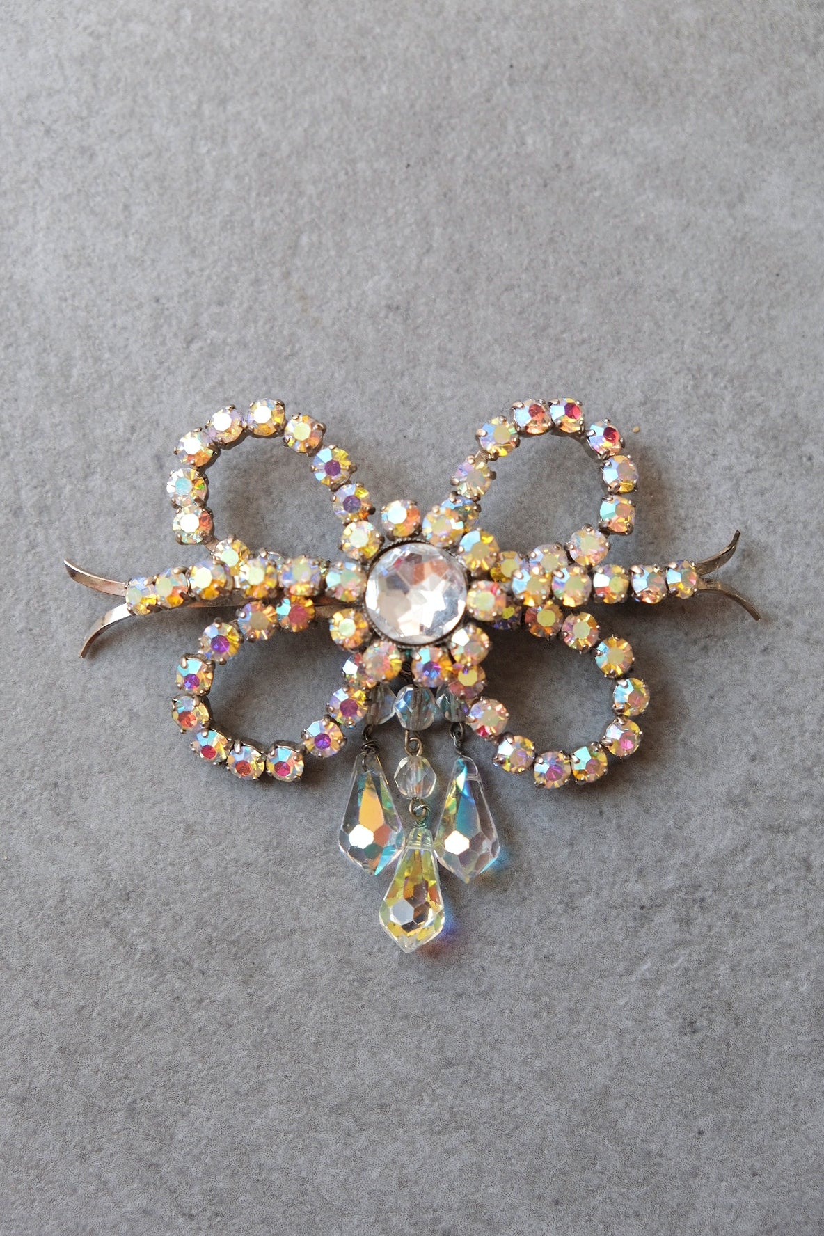 Nina Ricci large crystal vintage pin/brooch