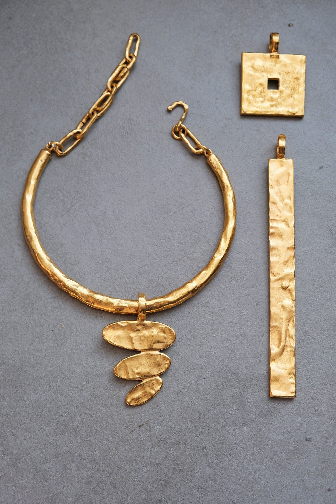 BICHE DE BERE massive chocker/necklaces set vintage necklace with three pendants