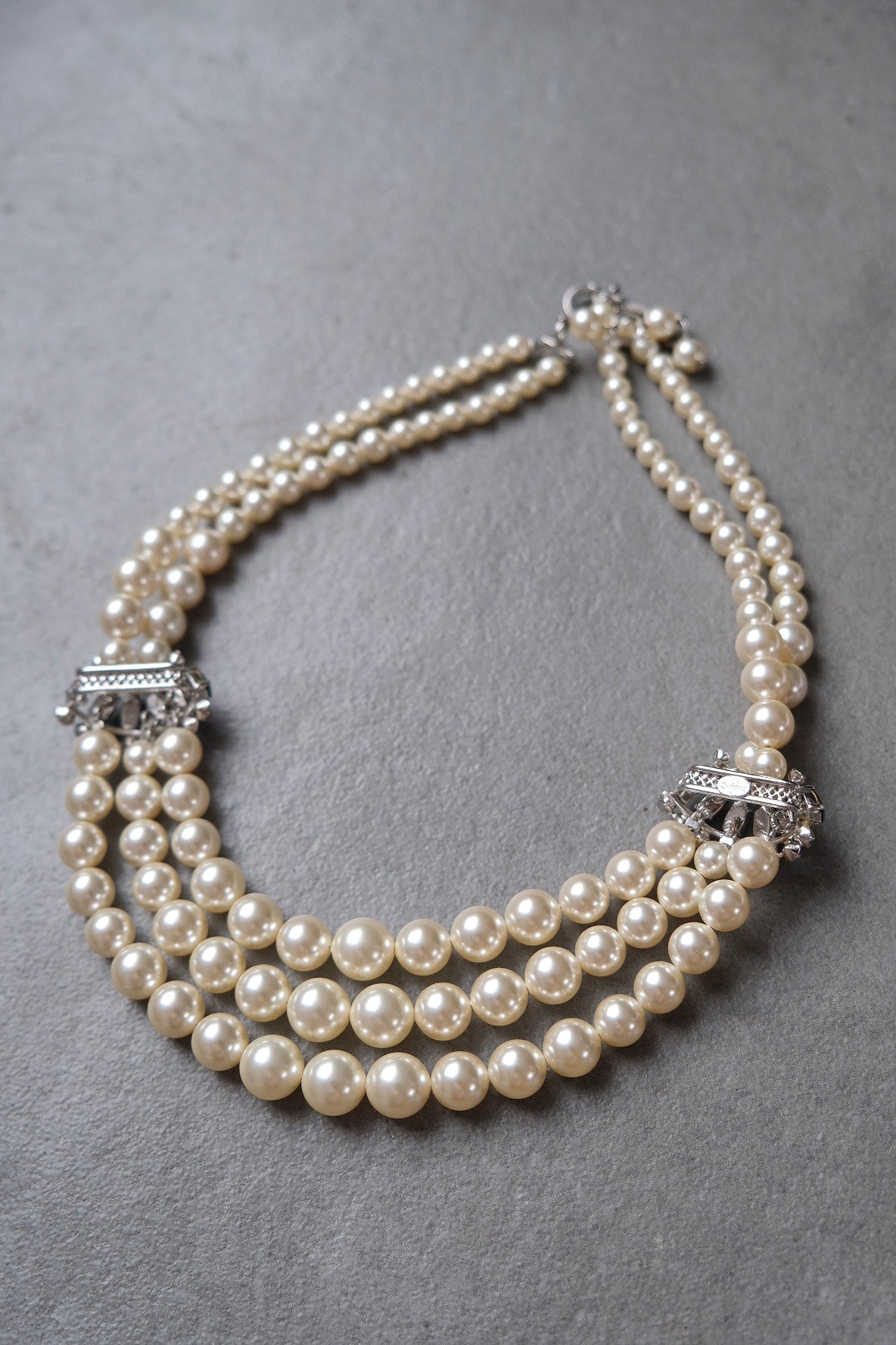 Christian Dior Year 1962 green crystal imitation pearl three rangs necklace
