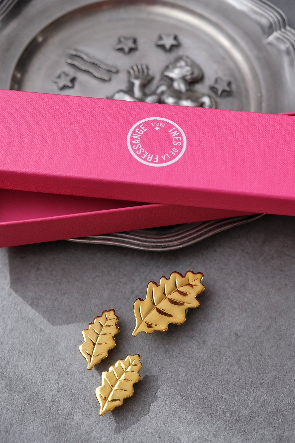 Ines de la Fressange gold tone Oak leaf Vintage Brooch Earclips set