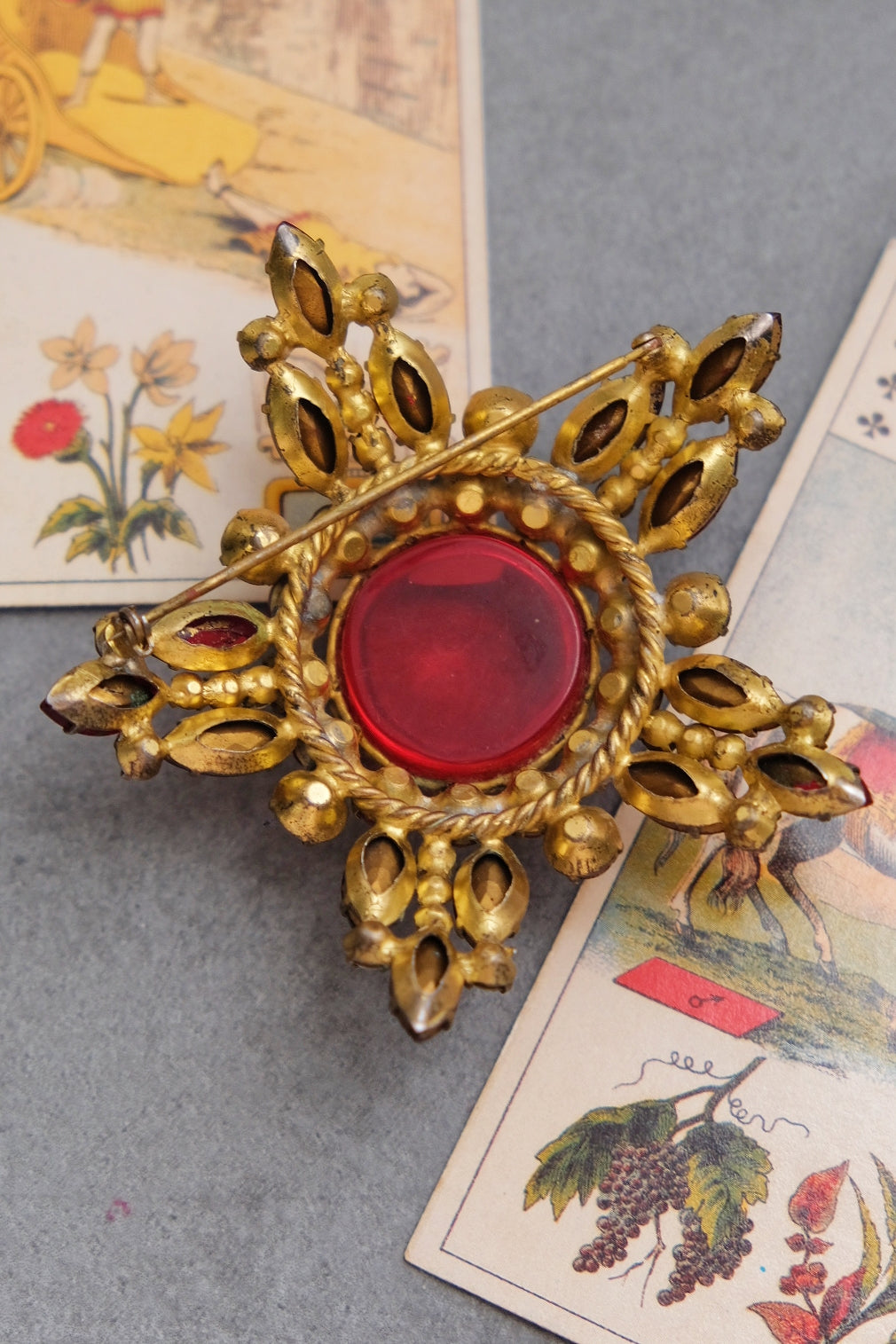Original by Robert Unsigned American Vintage Statement Star Glass Cabochon Pin