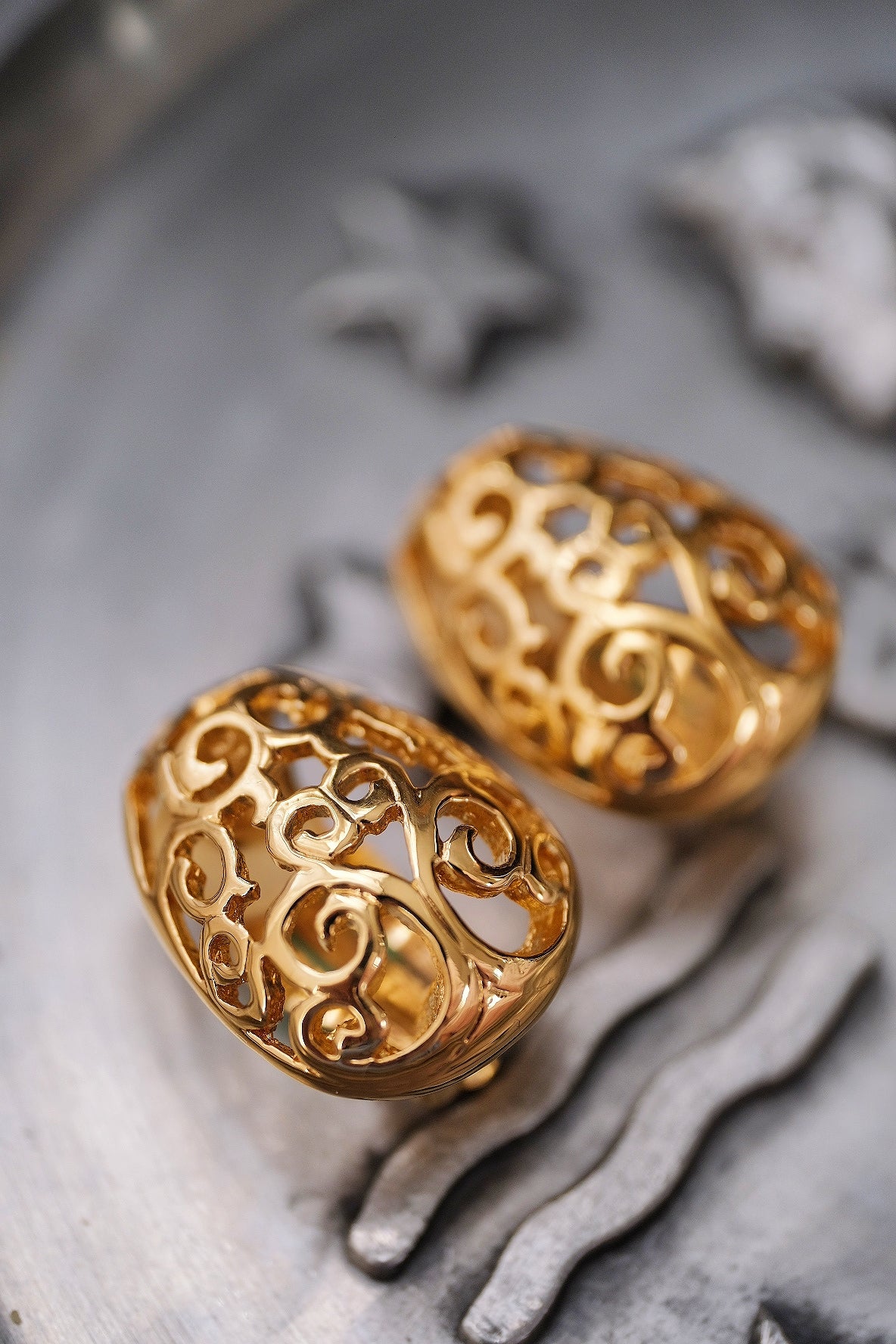 Yves Saint Laurent YSL vintage arabesque pattern Earclips