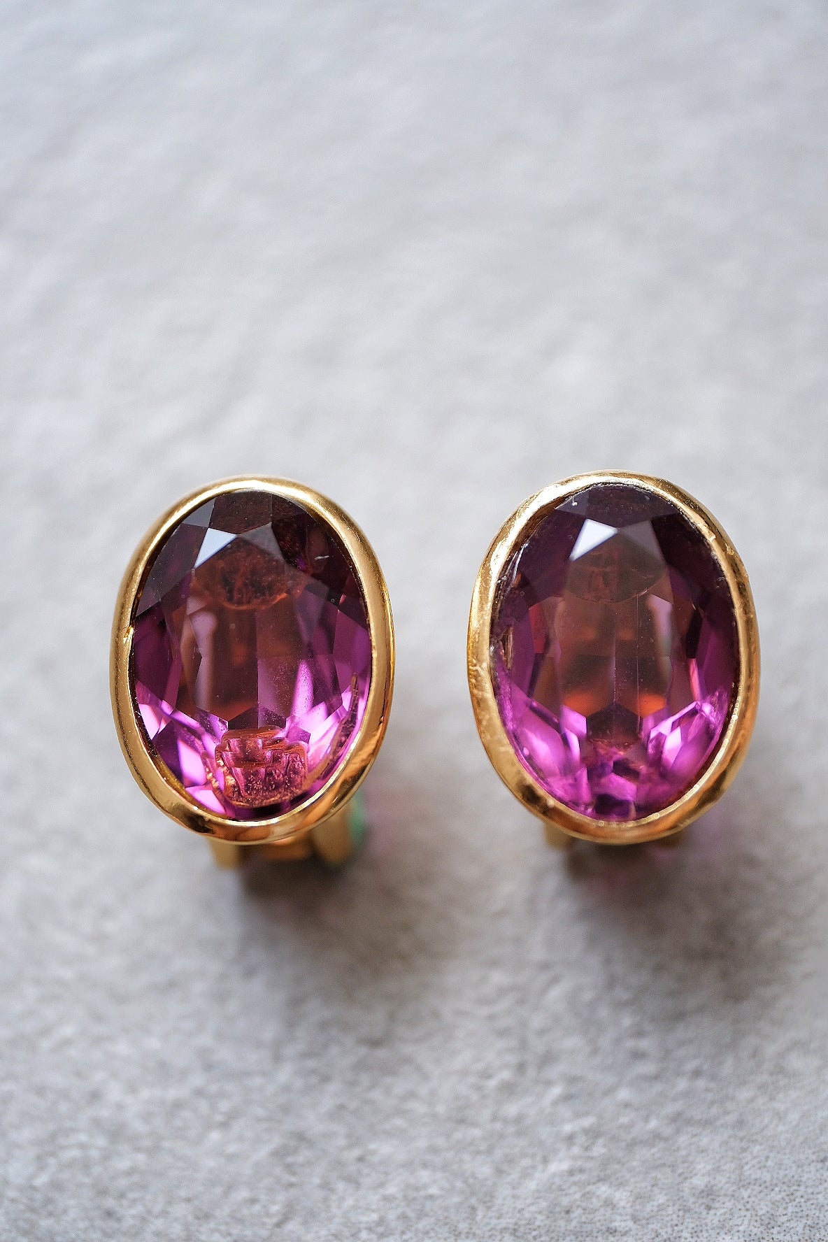 Christian Dior gold tone imitation Amethyst Vintage Ear clips Earrings