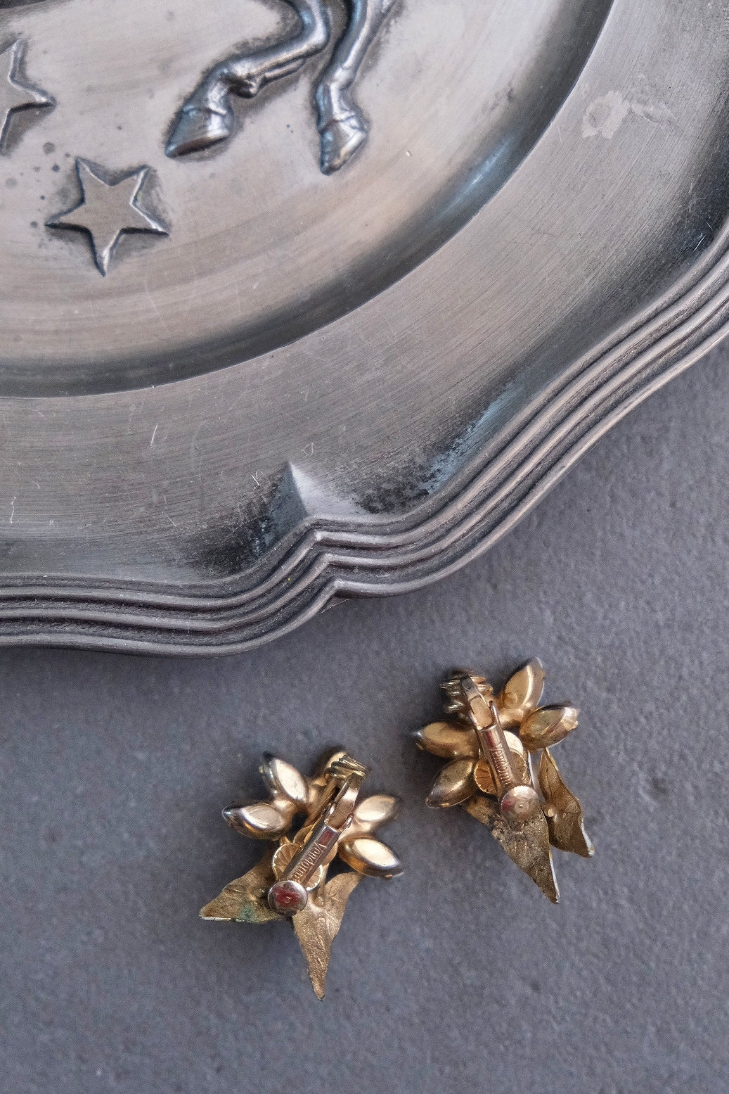 VENDOME Flower Ear Clips Vintage Earrings Holiday Earrings