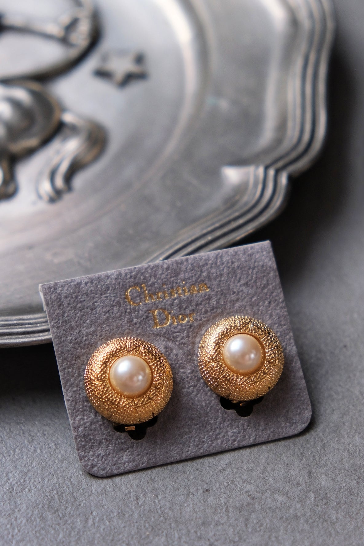 Christian Dior gold tone imitation pearl Vintage Ear clips Earrings